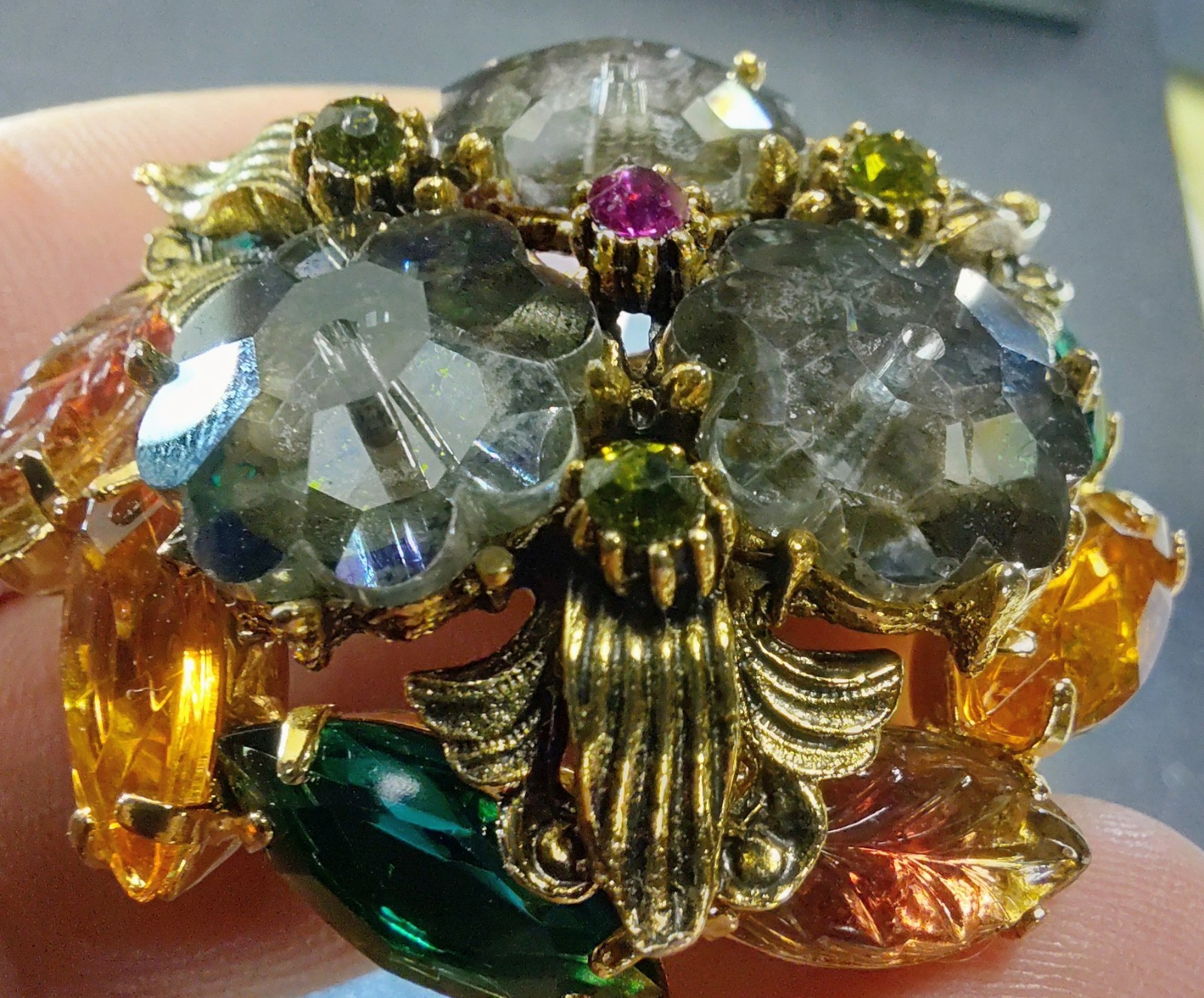 Vtg. JULIANA (Delizza & Elster) Domed Crystal Brooch- 1-5/8″ Dia.- Gorgeous!
