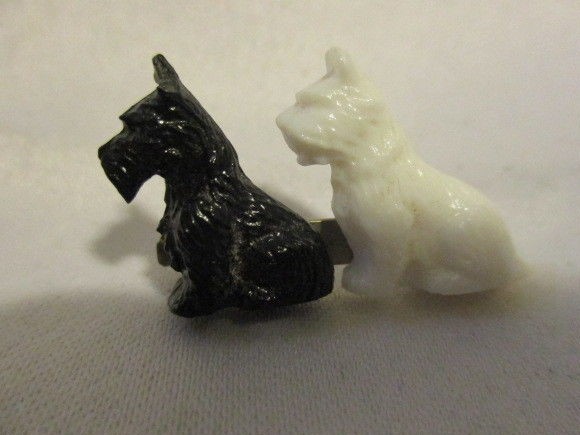GREAT BRITAIN Vintage Black & White Scottie Dogs on Silvertone Bar 1 1/2″ W