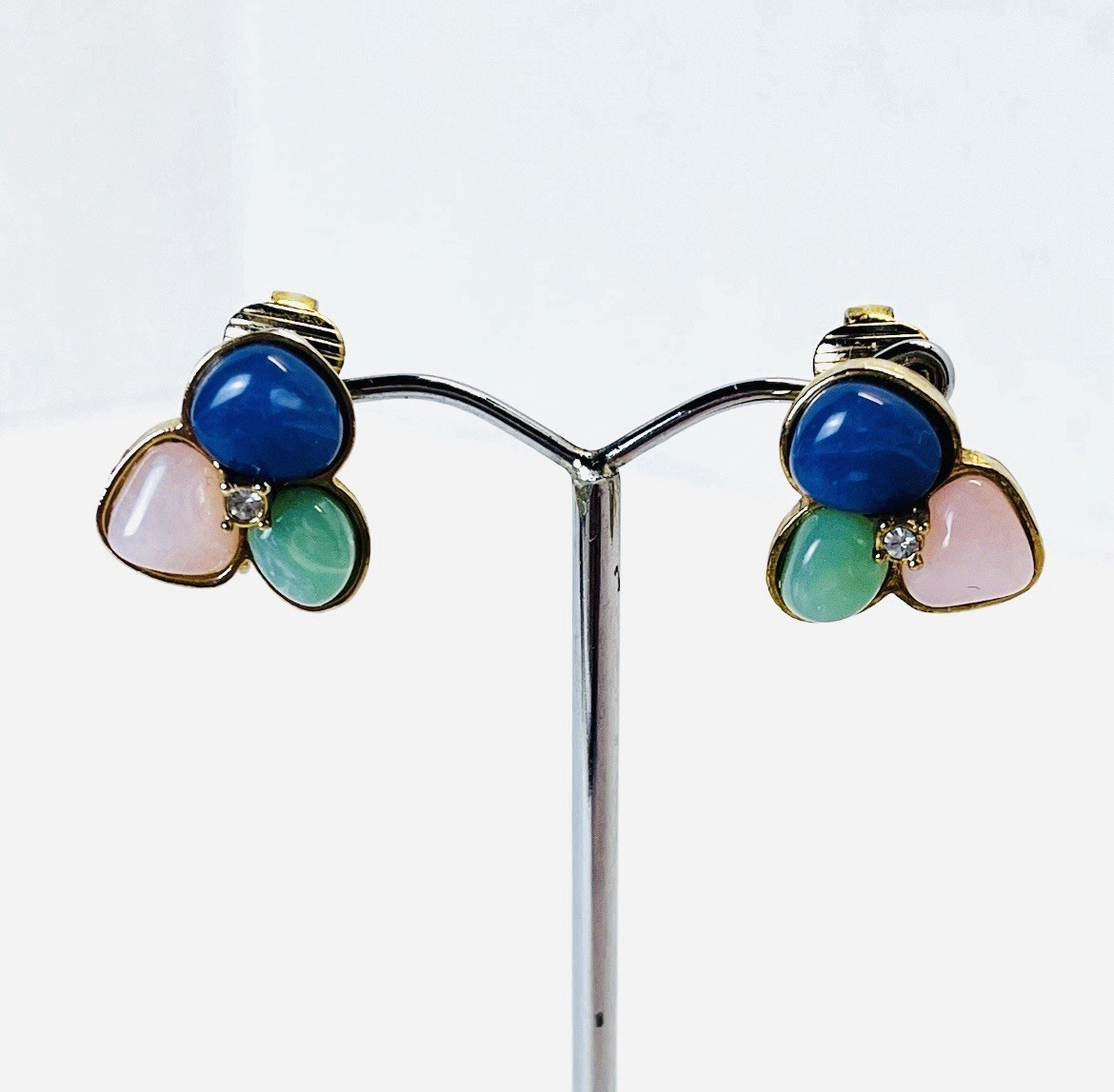 Vtg AVON Multicolor Lucite Rhinestone Clip On Earrings – Gold Tone – 1/2”