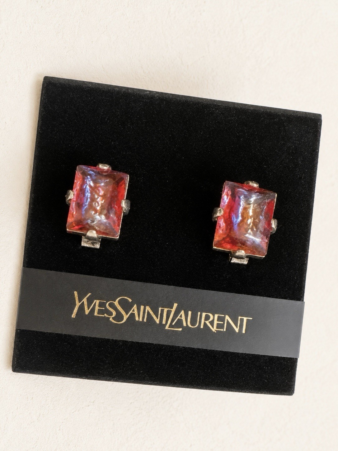 YVES SAINT LAURENT YSL Vintage NWT Unique Glass Gunmetal Screwback Earrings 90’s