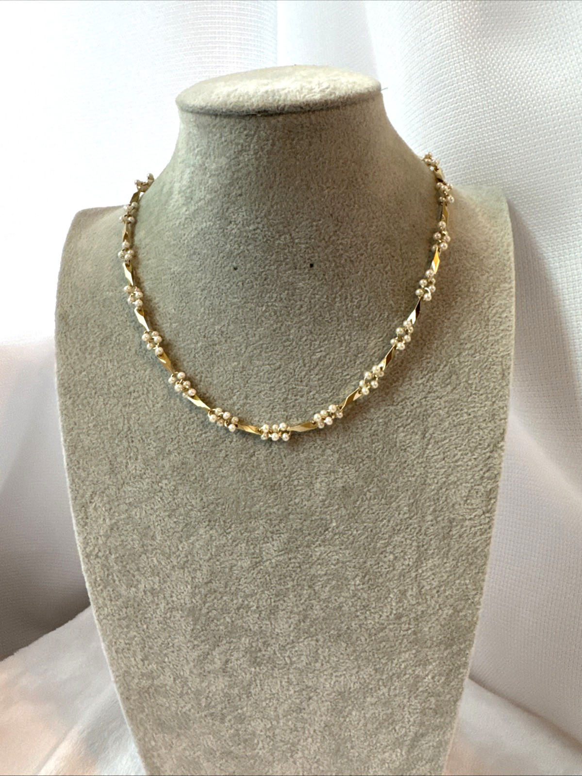 STUNNING!! unique wire bar link chain Vintage Necklace Modernist Gold coquette