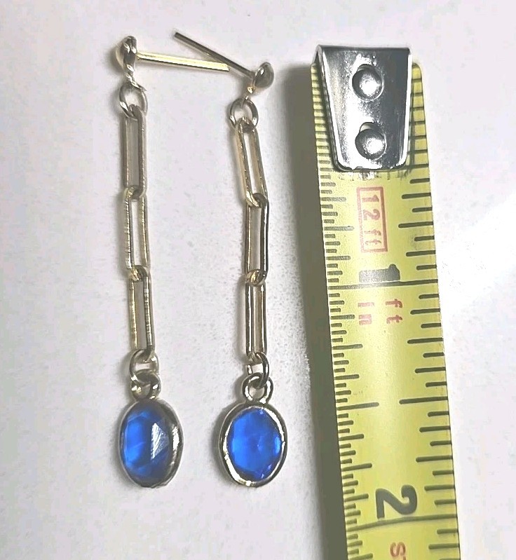 Mid Century 60′ 80′ gold-tone paperclip-style chainoval bezel-set colored Glass
