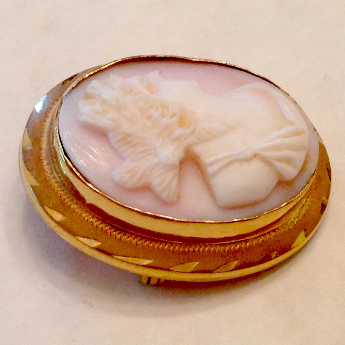 Antique Carved Shell Cameo Pendant / Brooch 12K Yellow Gold Filled cd