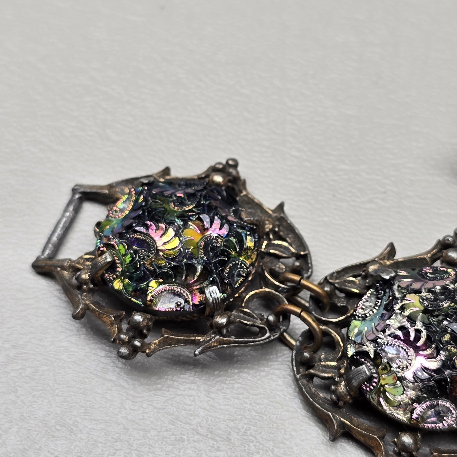 Vintage Pressed Iridescent Glass Bracelet and Clip On Earrings Silver Tone 7.25″
