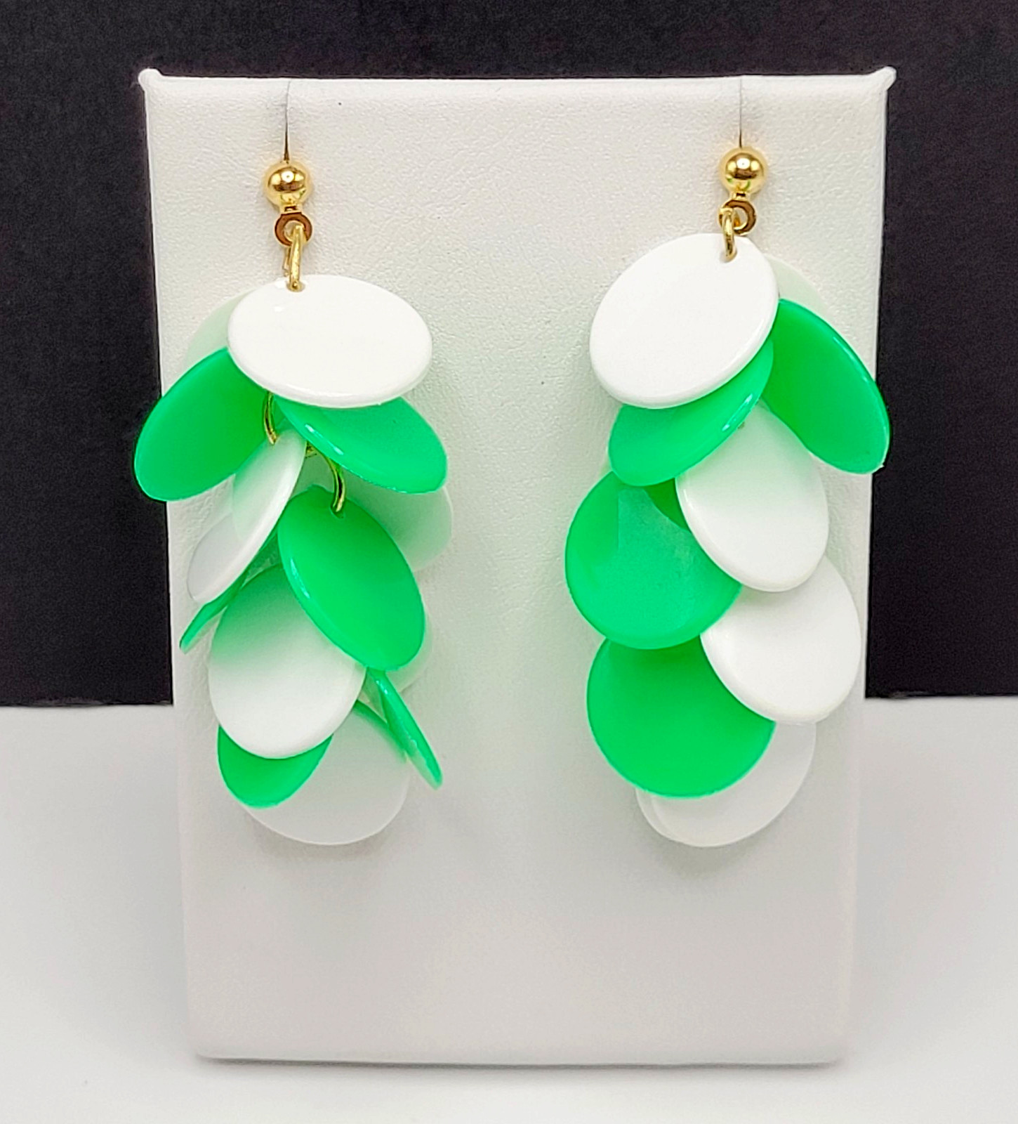 Green and White Multiple Plastic Disc Wiggly Dangle Vintage 80s Pierced Earrings