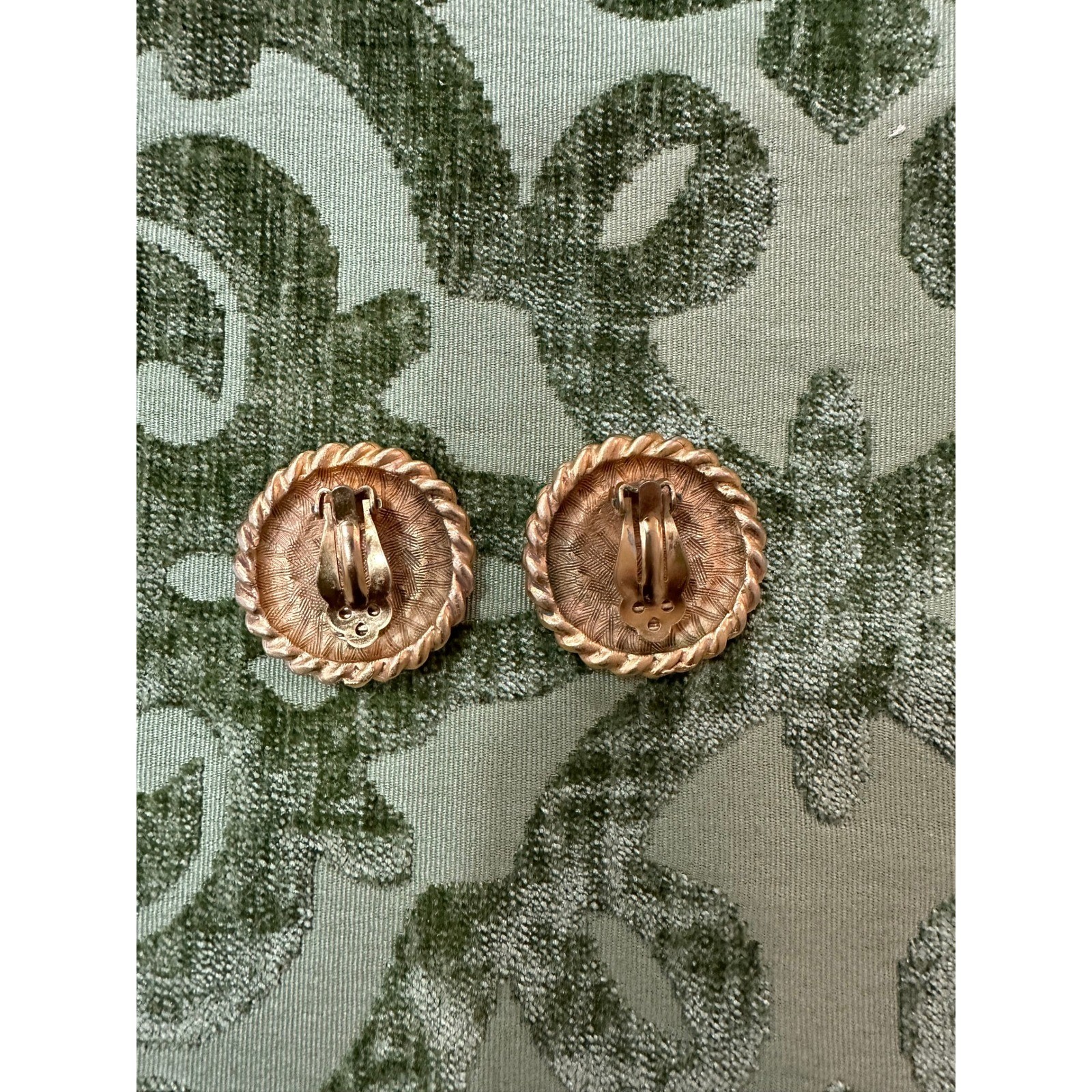 Unbranded Roman Coin Clip On Earrings Women OS Gold Red Good Vintage Enamel