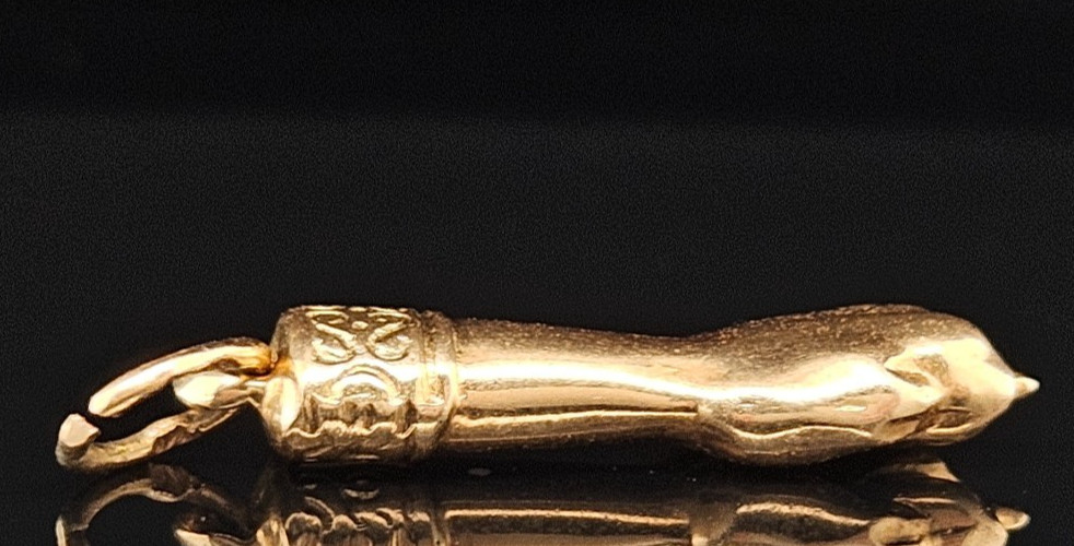 18K Gold MANO FIGA HAND AMULET Charm Pendant Lucky Vintage