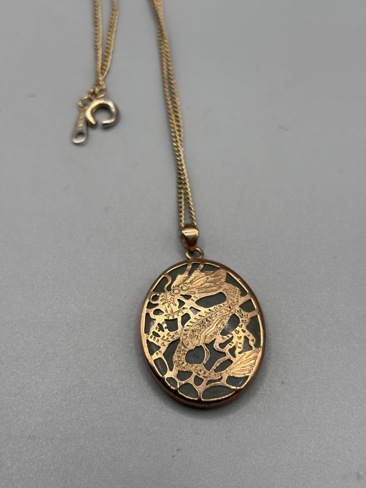 Vtg 18k Gold Filled Dragon With Light Green Jade Oval Pendant Necklace 18”