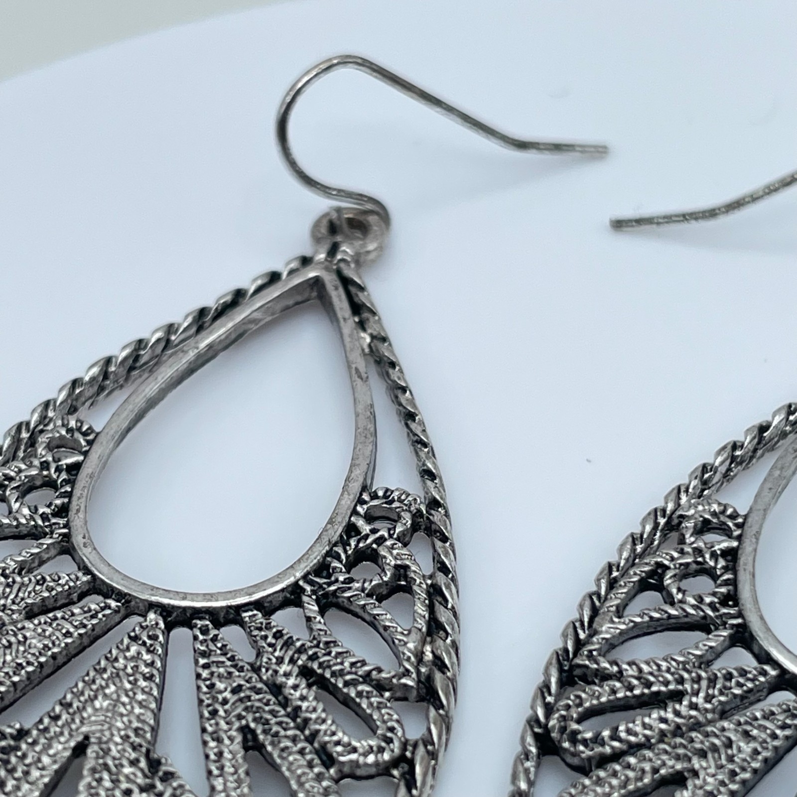 Vintage 90s Silver Tone Filigree Teardrop Dangle Earrings Boho Fashion Jewelry