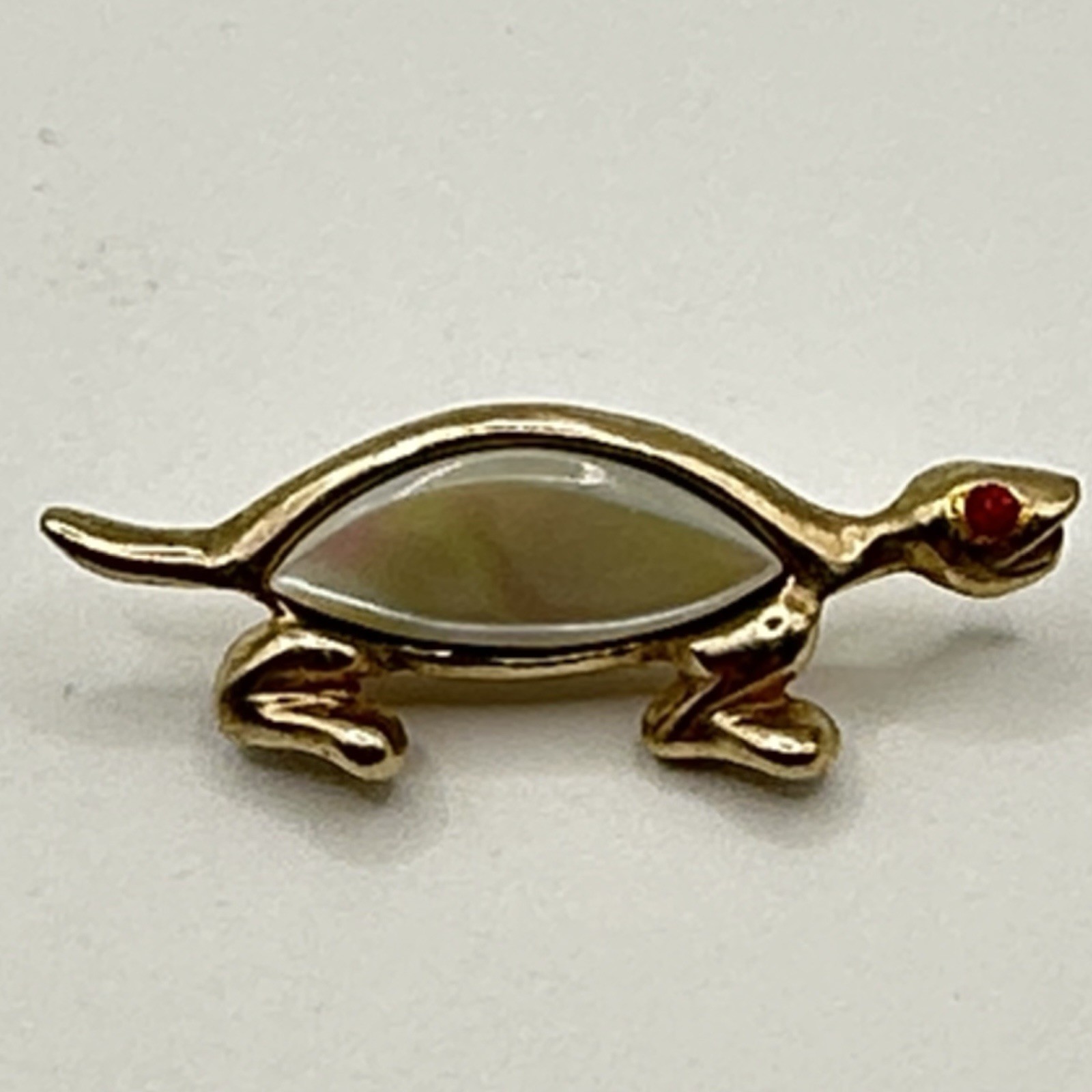 Vintage Gold Tone Turtle Brooch Pair Pearlescent Plastic Red Eyes Unsigned READ