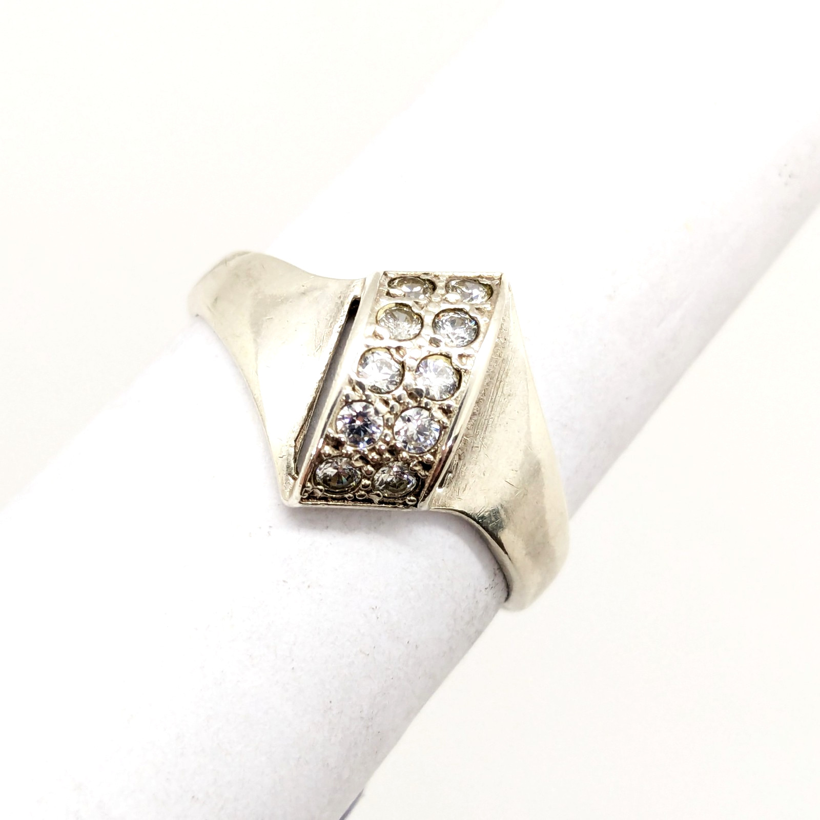 Vintage Elegant RING Silver 925 with Chic Bright Inserts -size: 8US (18mm) | #47