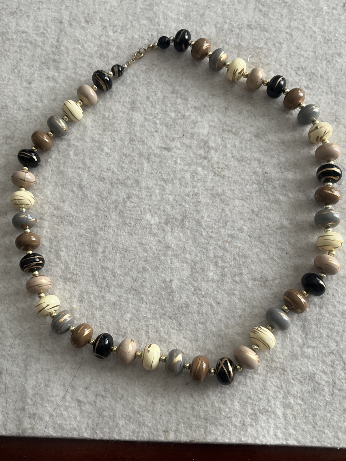 Vintage Earth Tone Acrylic/ Resin Beaded Necklace With Splashes Of Gold. 13”