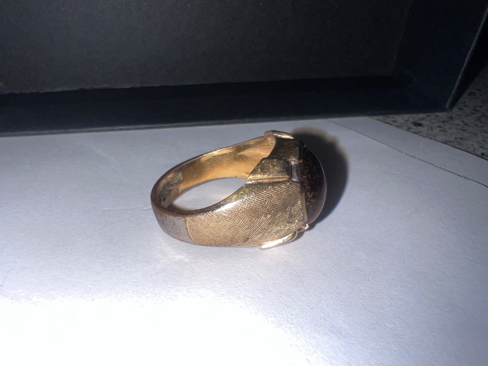 Vintage Mens Size 9 Tiger Eye Ring Gold Plated Maker Mark Gold Tone