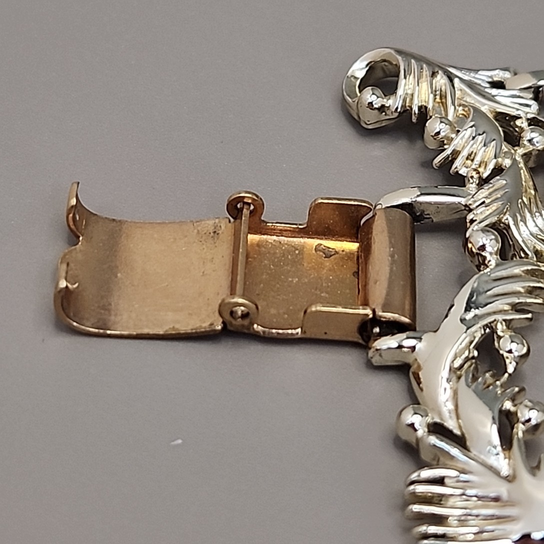 Vintage Charel Wide Bracelet Openwork Leaf Bar Link Gold Tone 7″