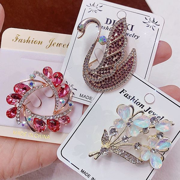 20Pcs Wholesale Brooch Pins Lot Random Rhinestone Crystal Flower Scarf Buckle