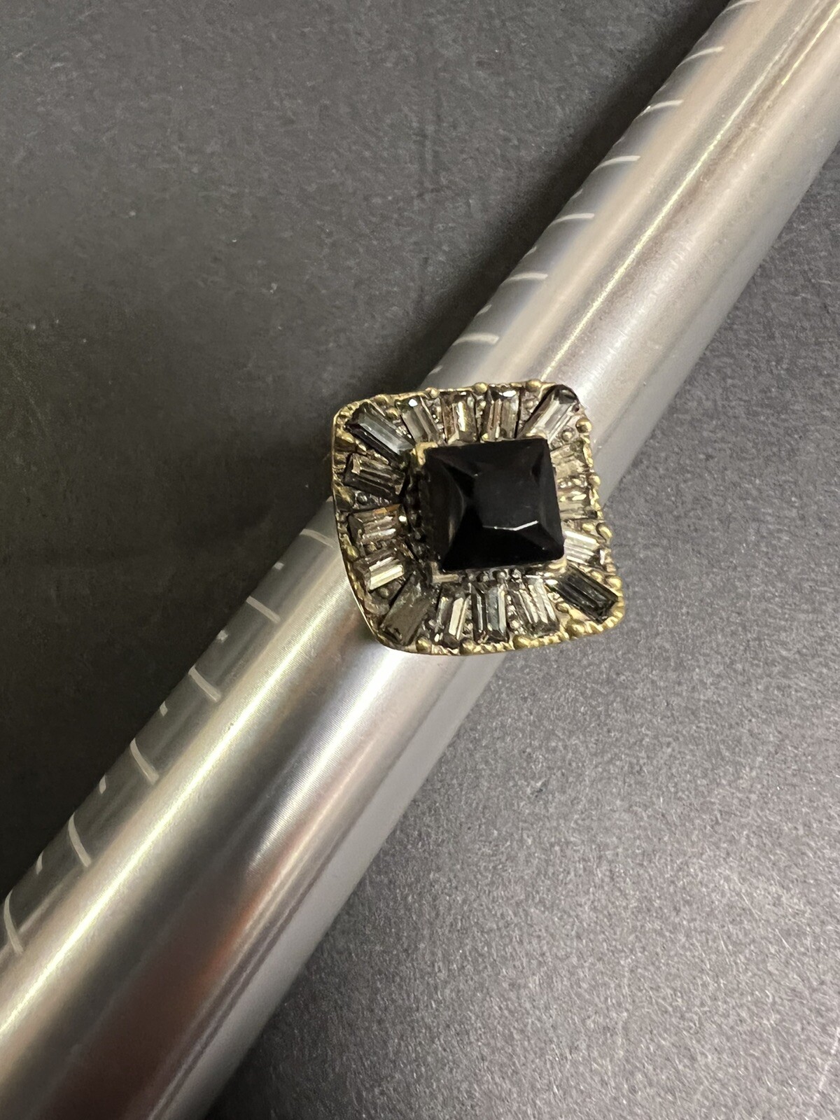 Vtg RETRO Mid-Century Brass Gold Tone Black Glass Rhinestone Ring Sz 10 Womens