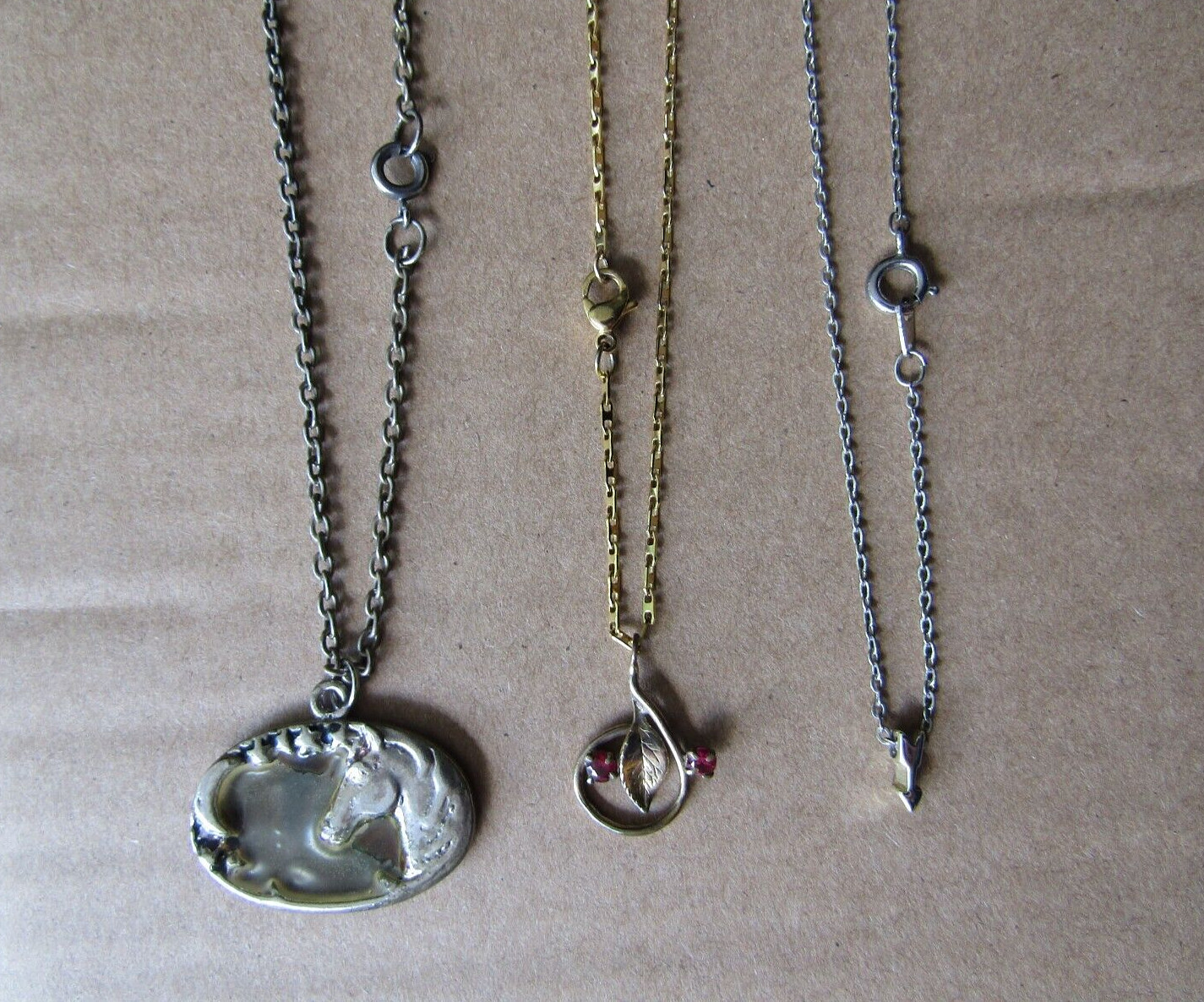 Vintage “PENDANT CHAIN NECKLACES” !