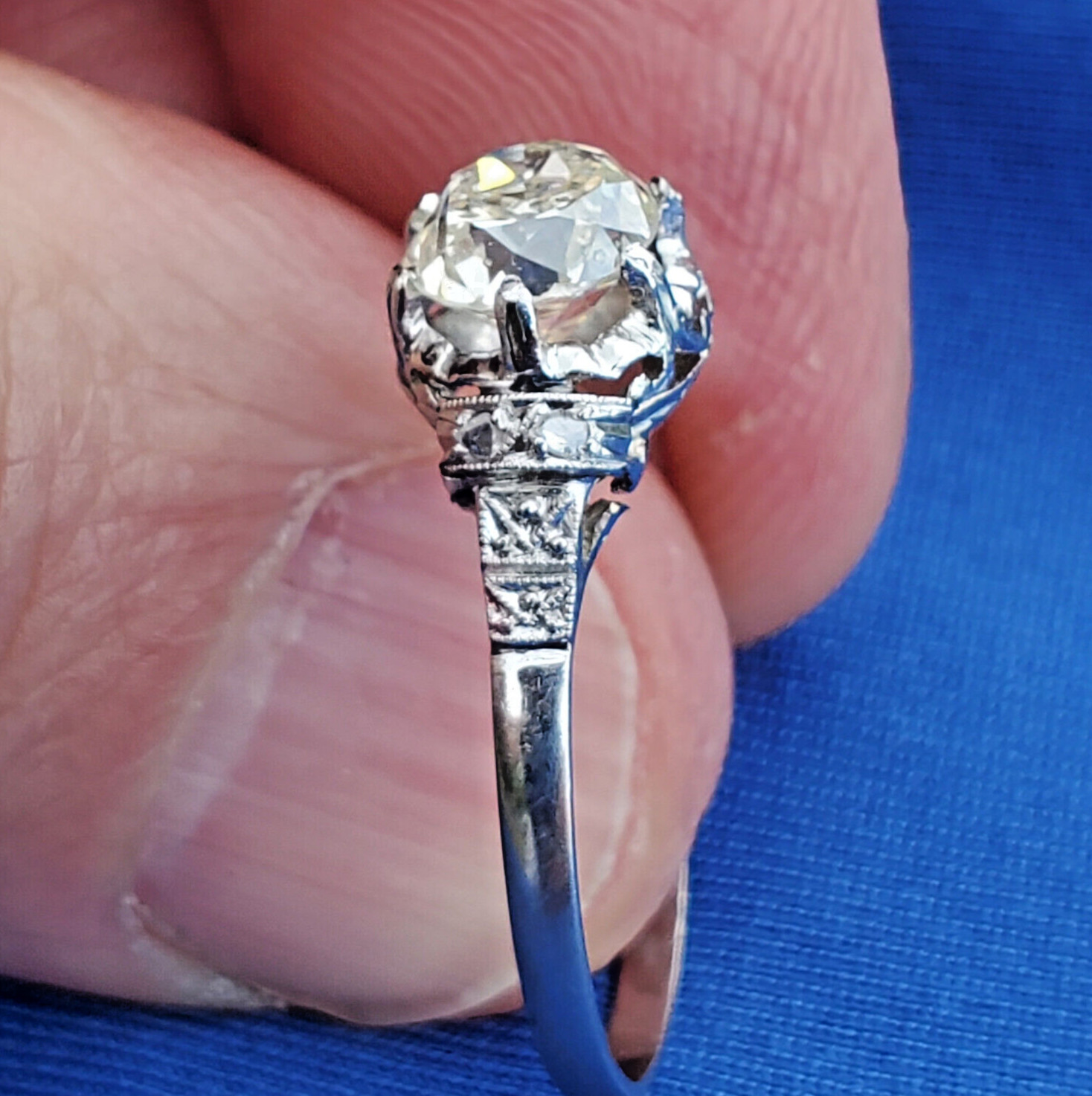 Original EARTH MINED DIAMOND Cushion cut Deco Engagement Ring PLATINUM Solitare