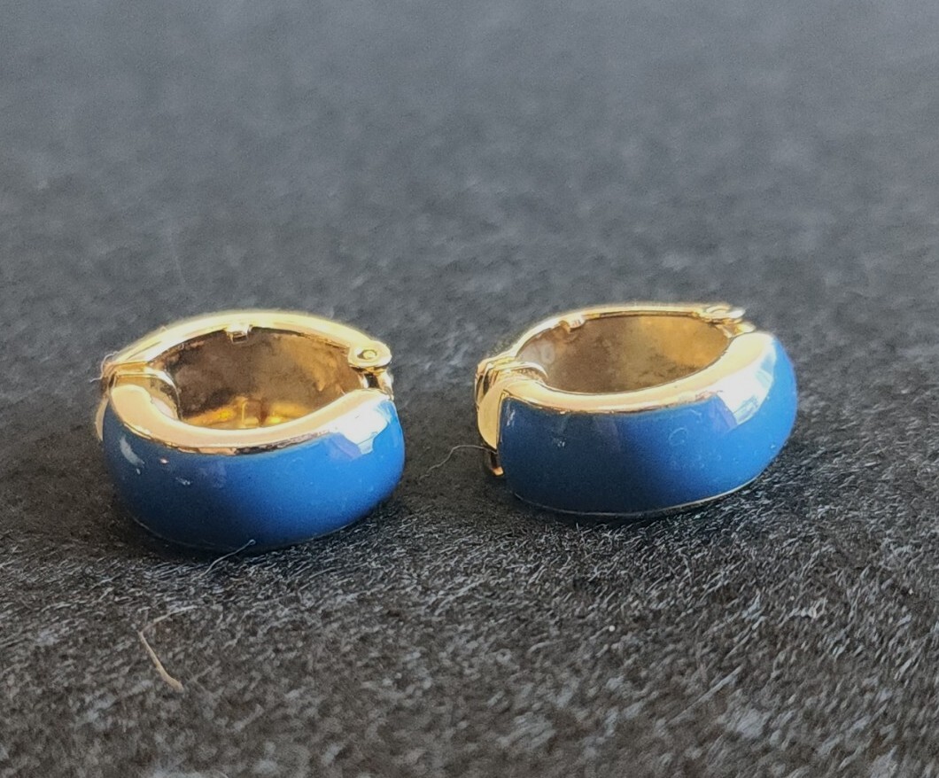 Vintage 1980s Huggie Hoop Earrings 3pair