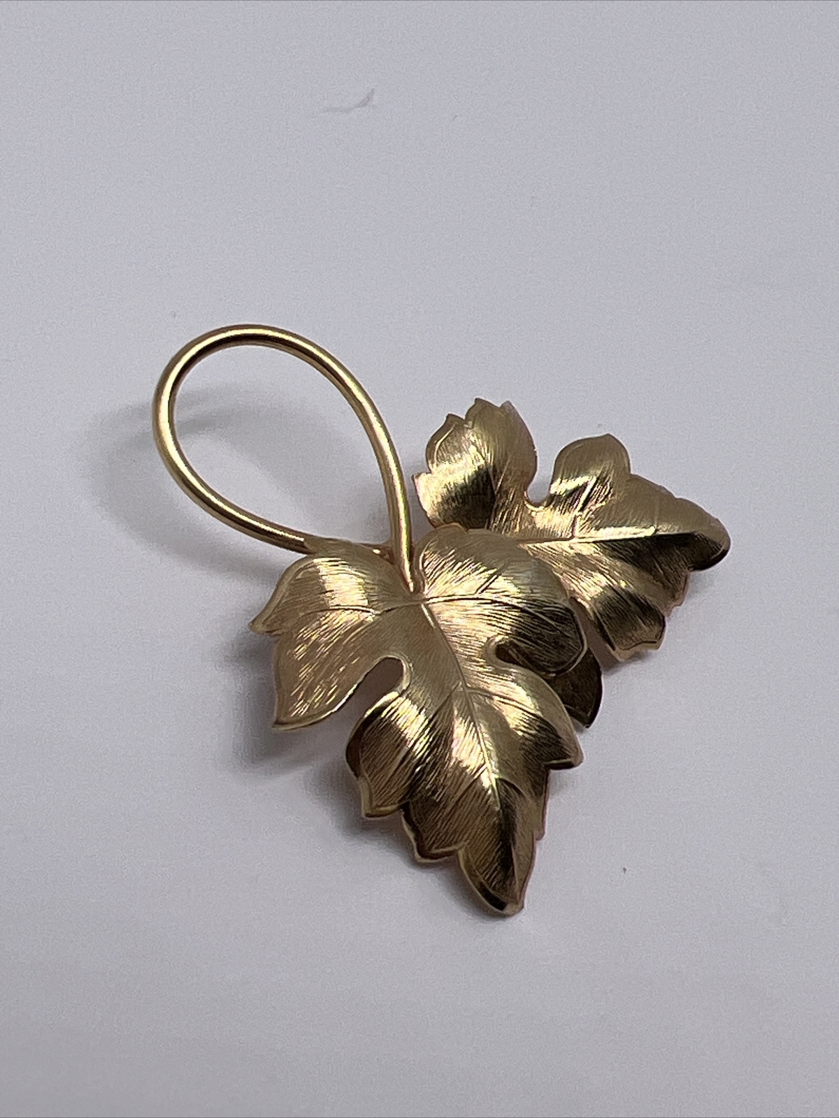 Beautiful Vintage Signed INC Leaves 1/20 12K GF Gold Filled Pin Brooch/ Pendant