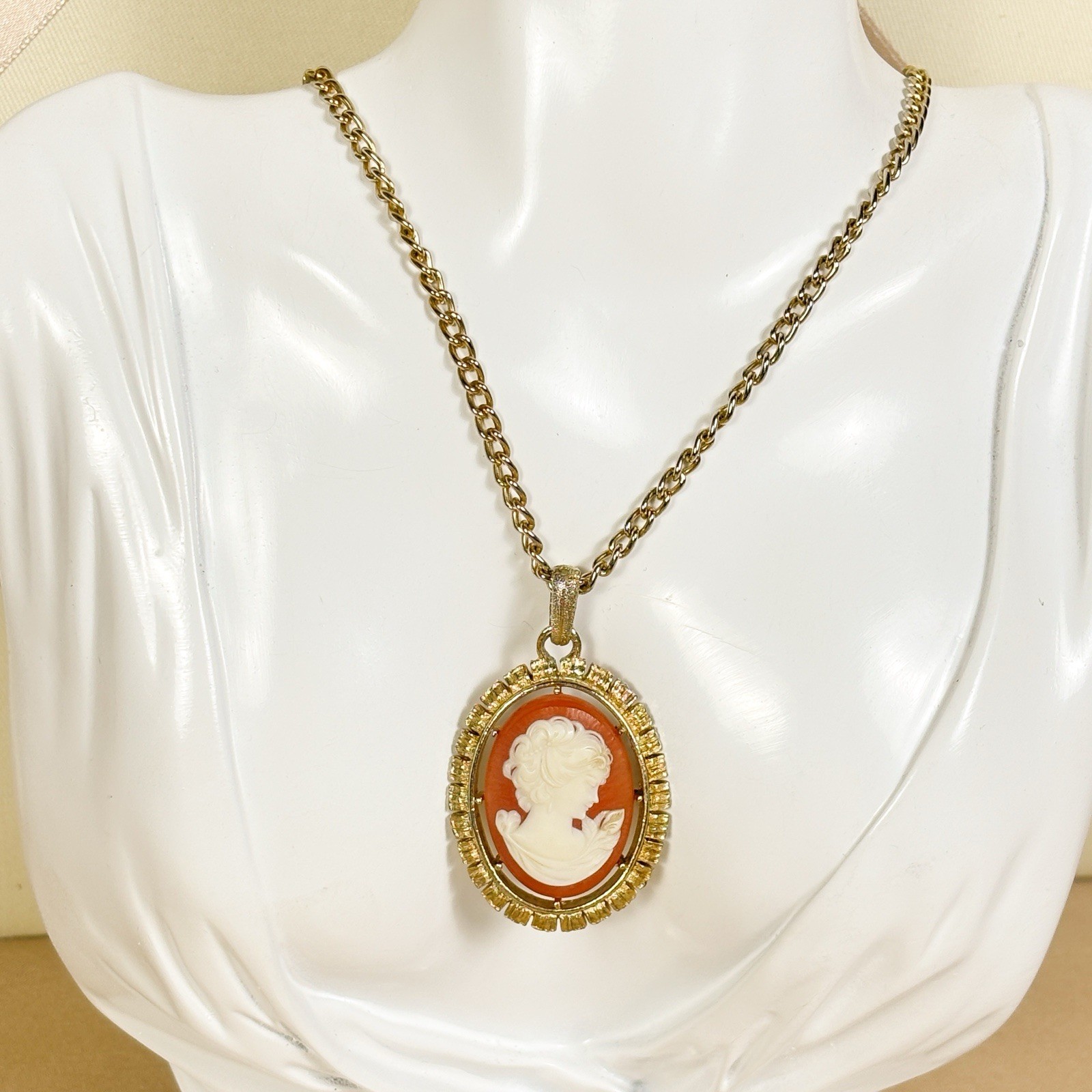Cameo Pendant Vintage Victorian Revival Gold Tone Etched Back 25in B11
