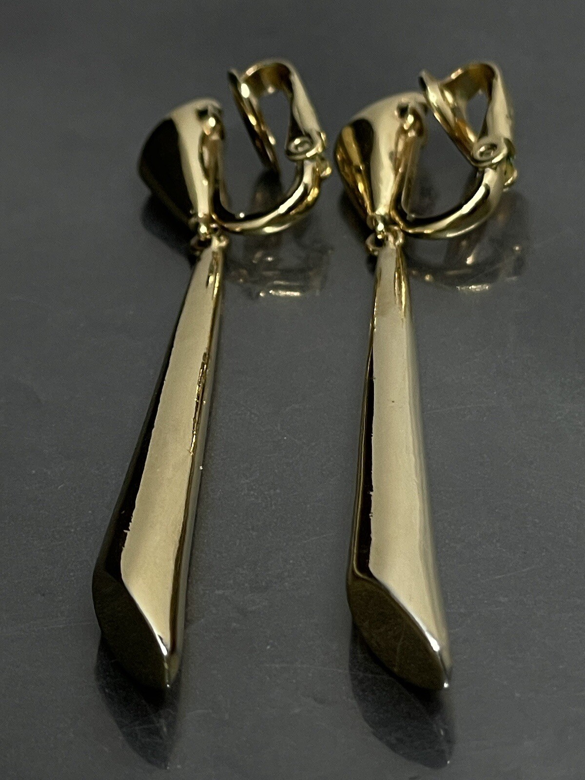 Vintage Crown Trifari Dangle Clip Earrings Gold Tone 2.8 in Signed✨