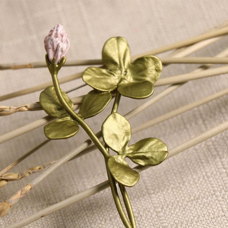 Romantic Retro Style Clover Brooch Corsage Overcoat Accessories Antique Jewelry