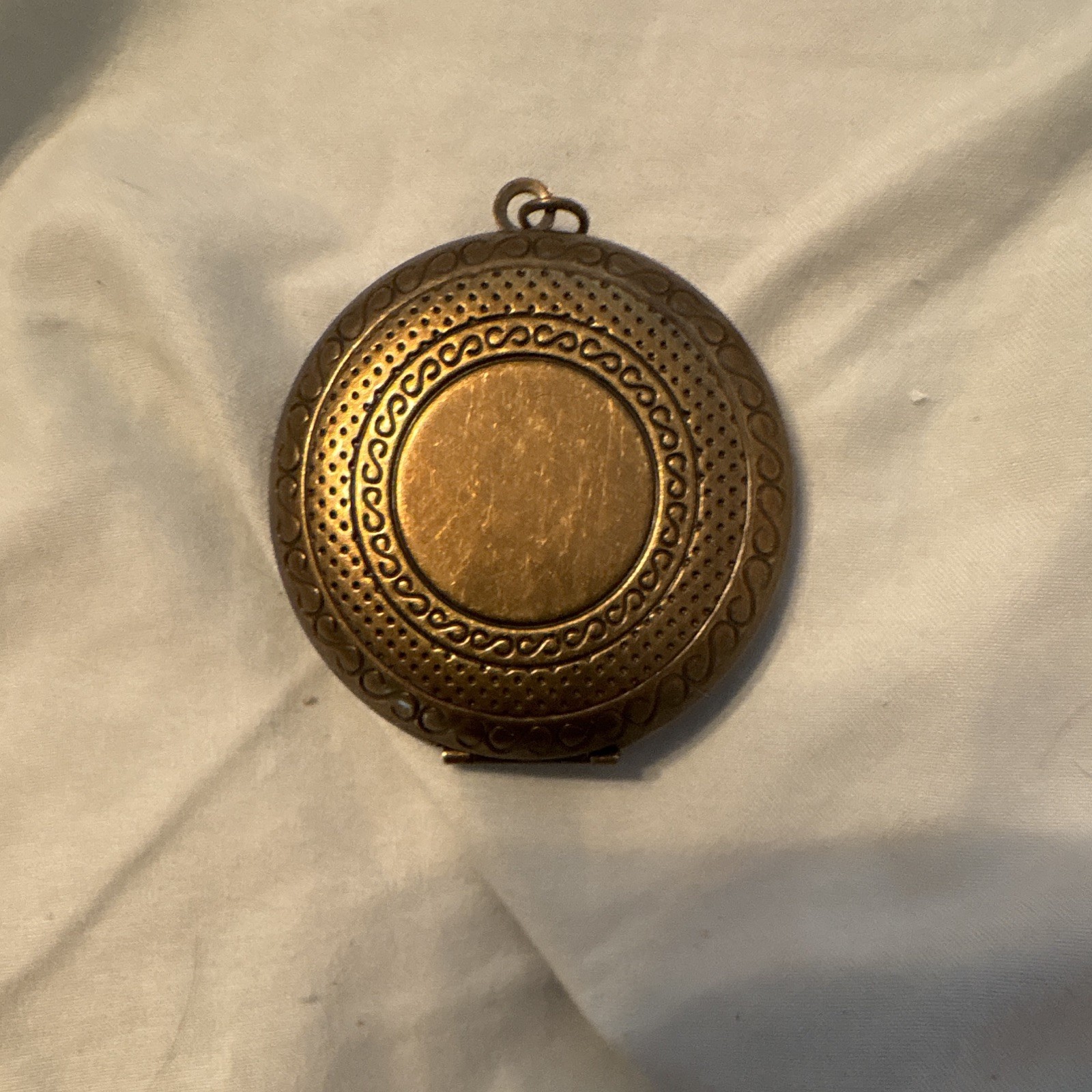 Round Hinged Photo Locket Pendant, Gold Color Metal, No Stone, Unisex Adults