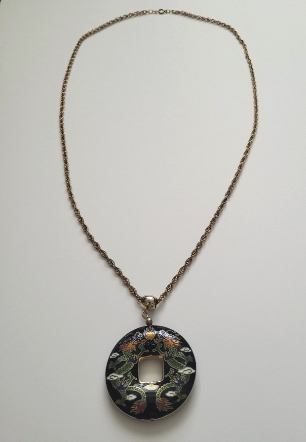 Vintage Chinese/Asian cloisonne enamel pendant necklace w/ double dragon motifs