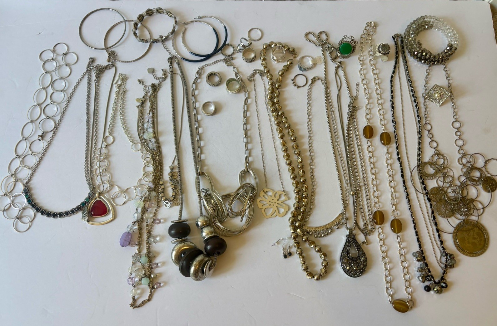 Estate Jewelry Lot Necklaces Rings Wearable Silver Tone 35+ Vintage – Now