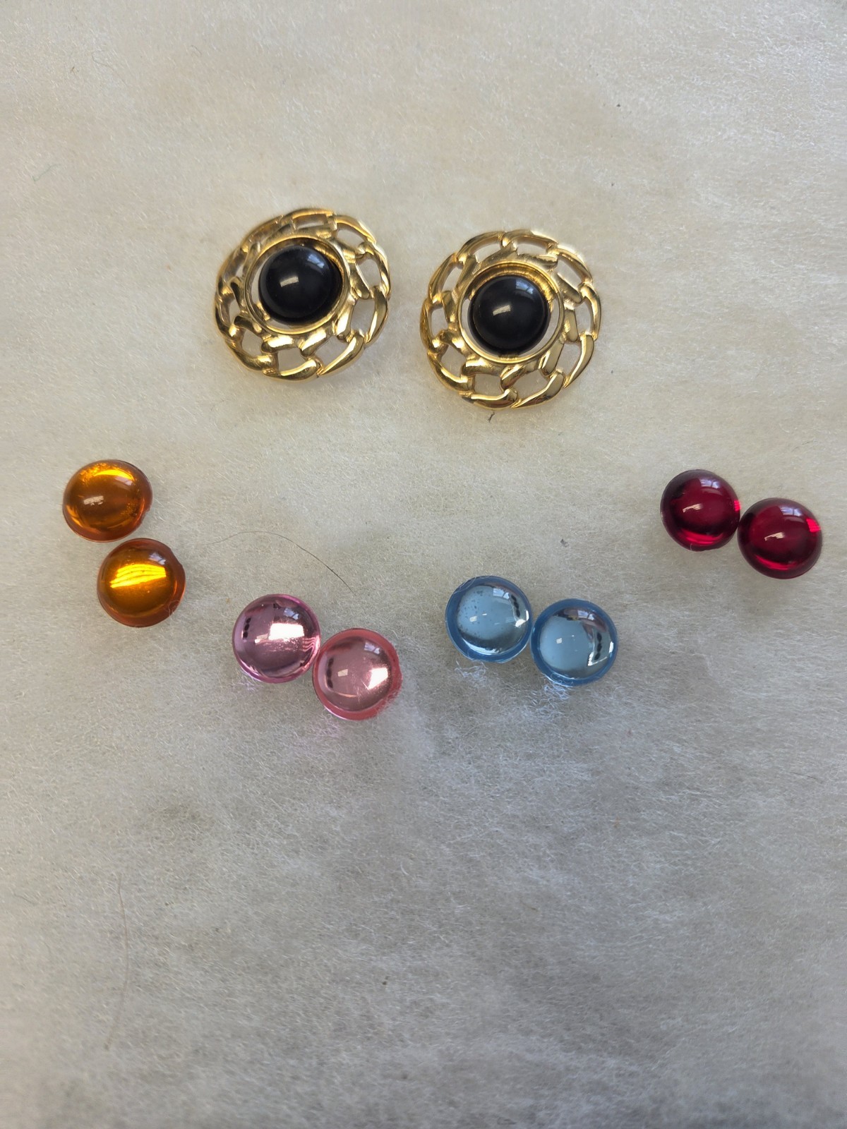 Vtg nos gold tone pierced round multiple color changeable Earrings