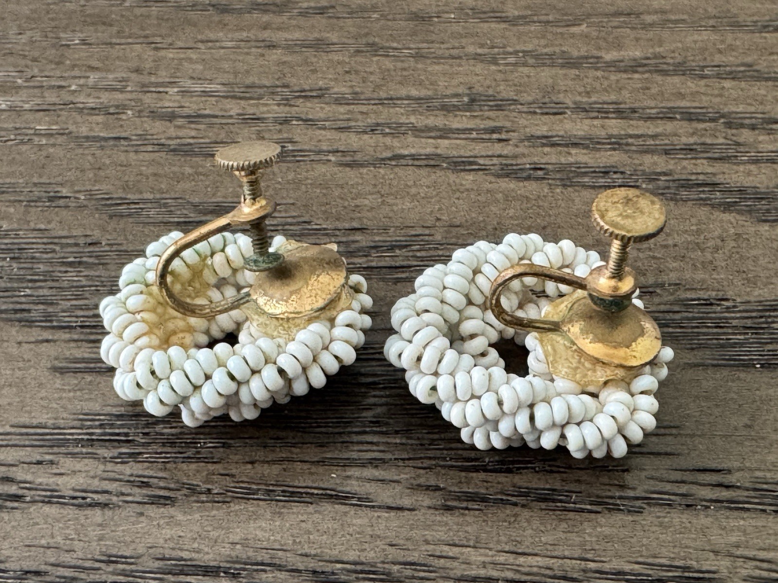 VINTAGE WHITE SCREW BACK SEED BEADS KNOT EARRINGS