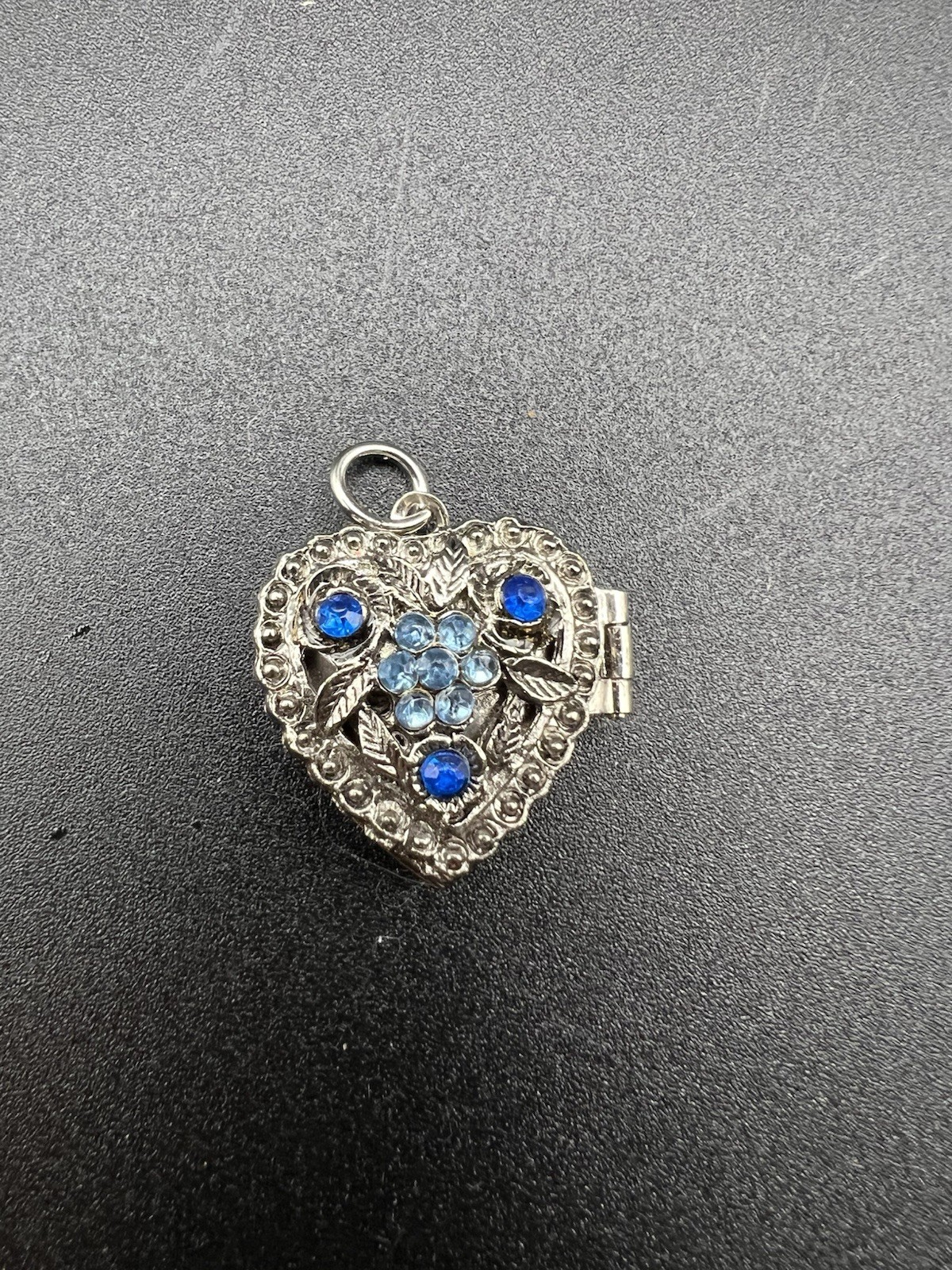 Vtg Heart Shaped Silver Tone Photo Locket Pendant Blue RhineStones Floral Charm