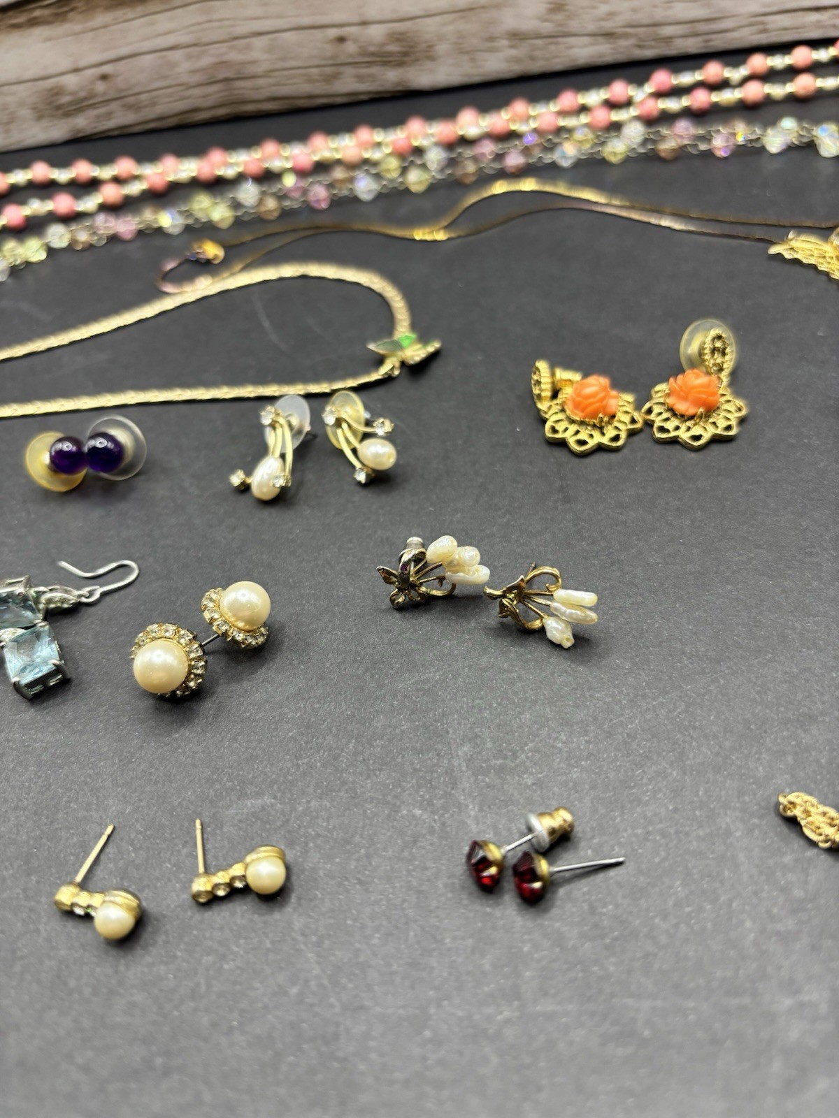 Costume Jewelry 20 Pieces Estate All Wearable Vintage Some Tarnish Earrings Etc