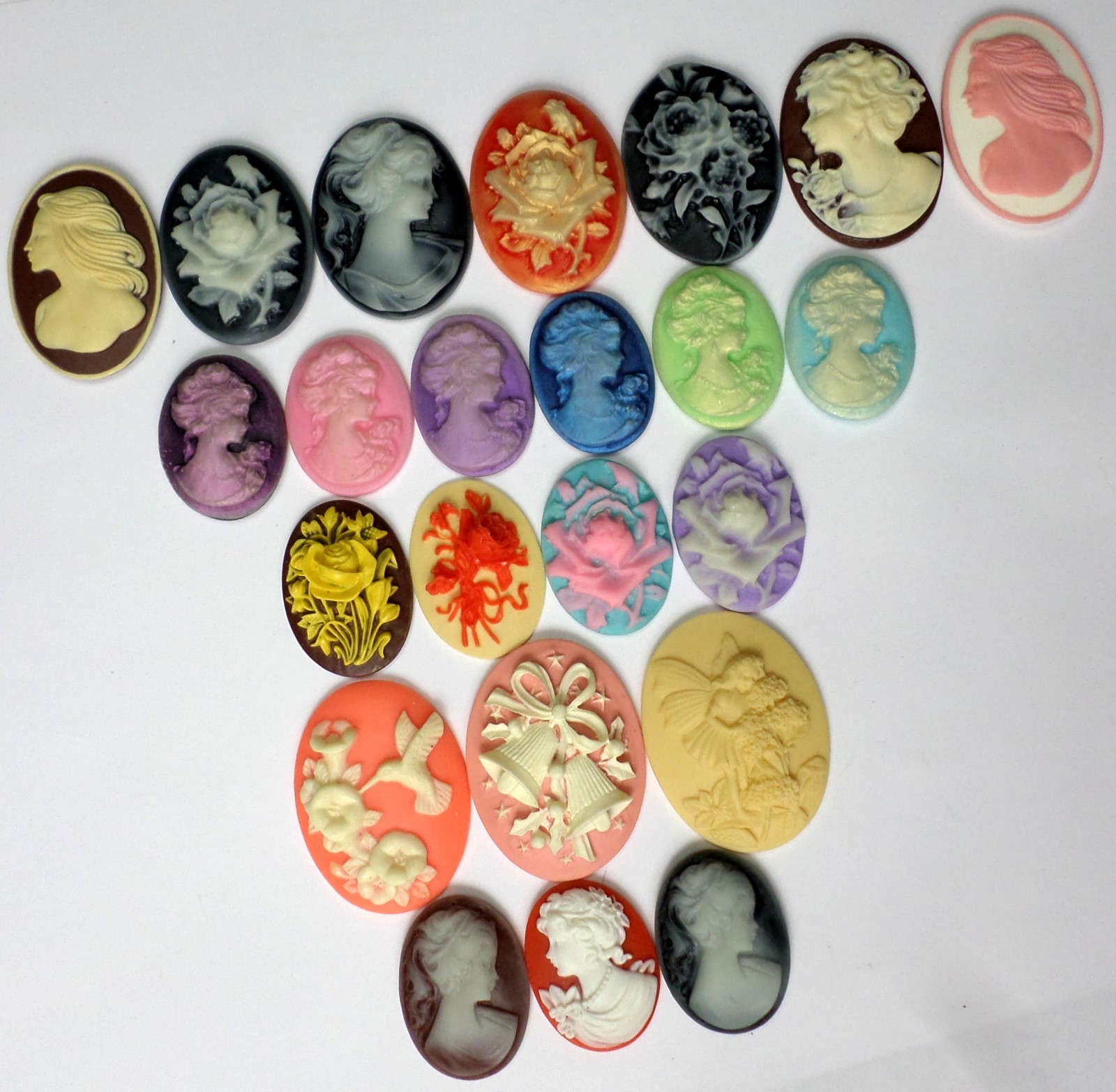 23 of 27-40mm Mixed Lot of Vintage Oval Cameos Cabs, for Pendant Settings Mint