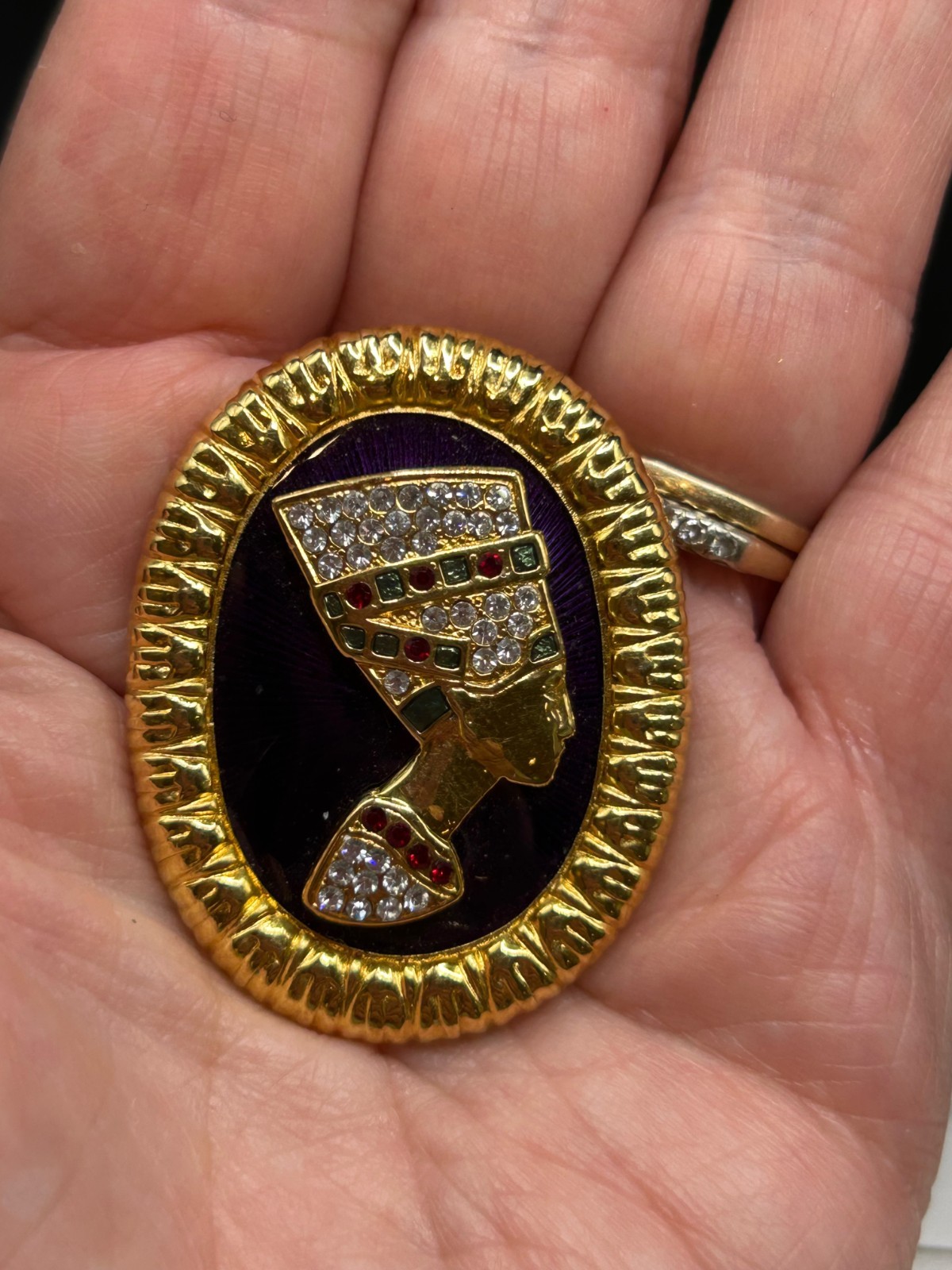 VINTAGE EDGAR BEREBI NEFERTITI OVAL BROOCH LIMITED EDITION SIGNED RHINESTONES