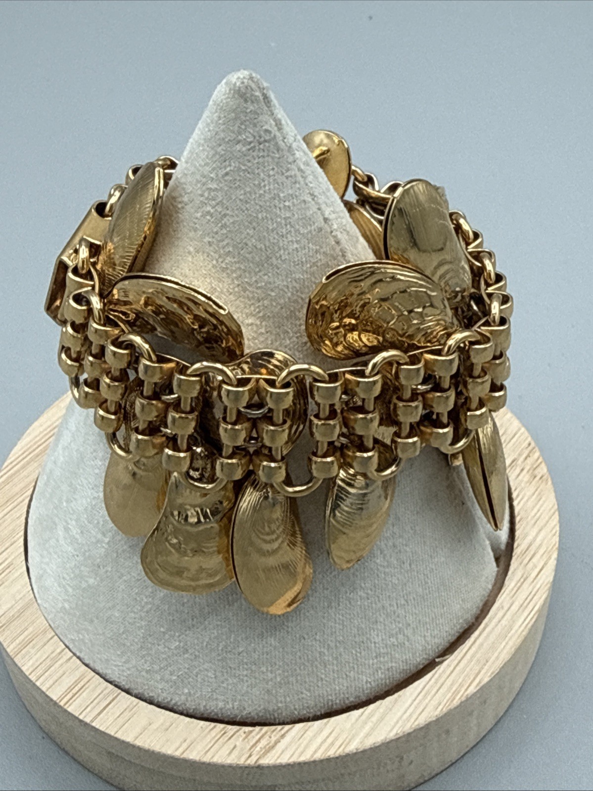 Napier Eugene Bertolli Clam, Oyster & Mussel Shell Gold Tone Charm Bracelet 1980