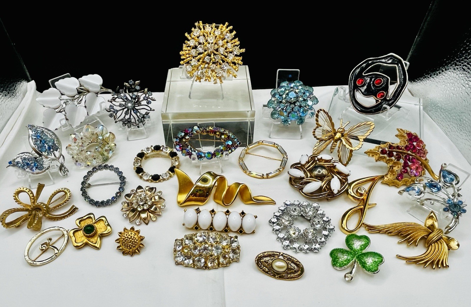 Vtg. Brooch Lot Some Signed Rhinestone, Gold Silver Tone Wear Resell 28pc Monet