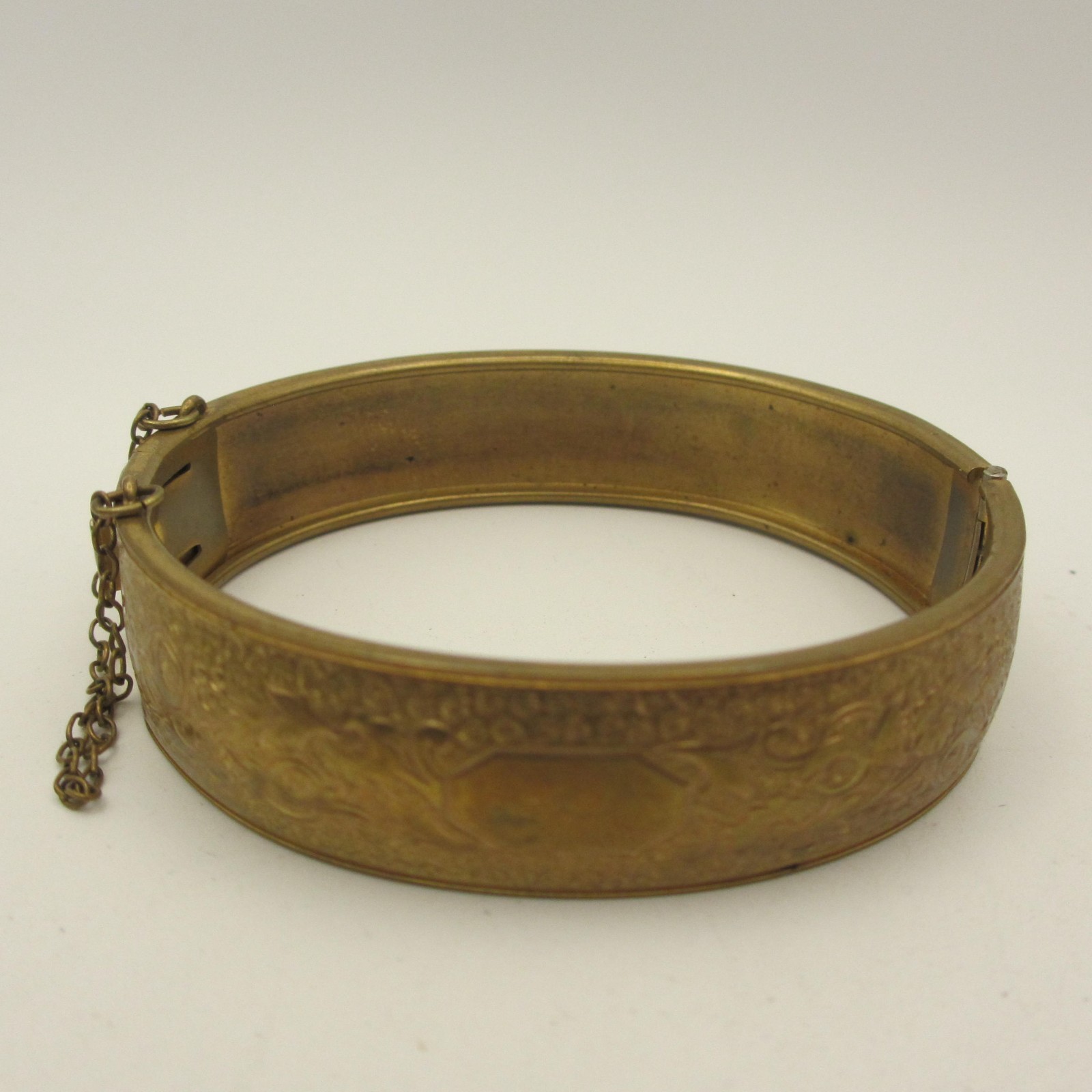 Vintage Etched Floral Bracelet Safety Chain Gold Tone