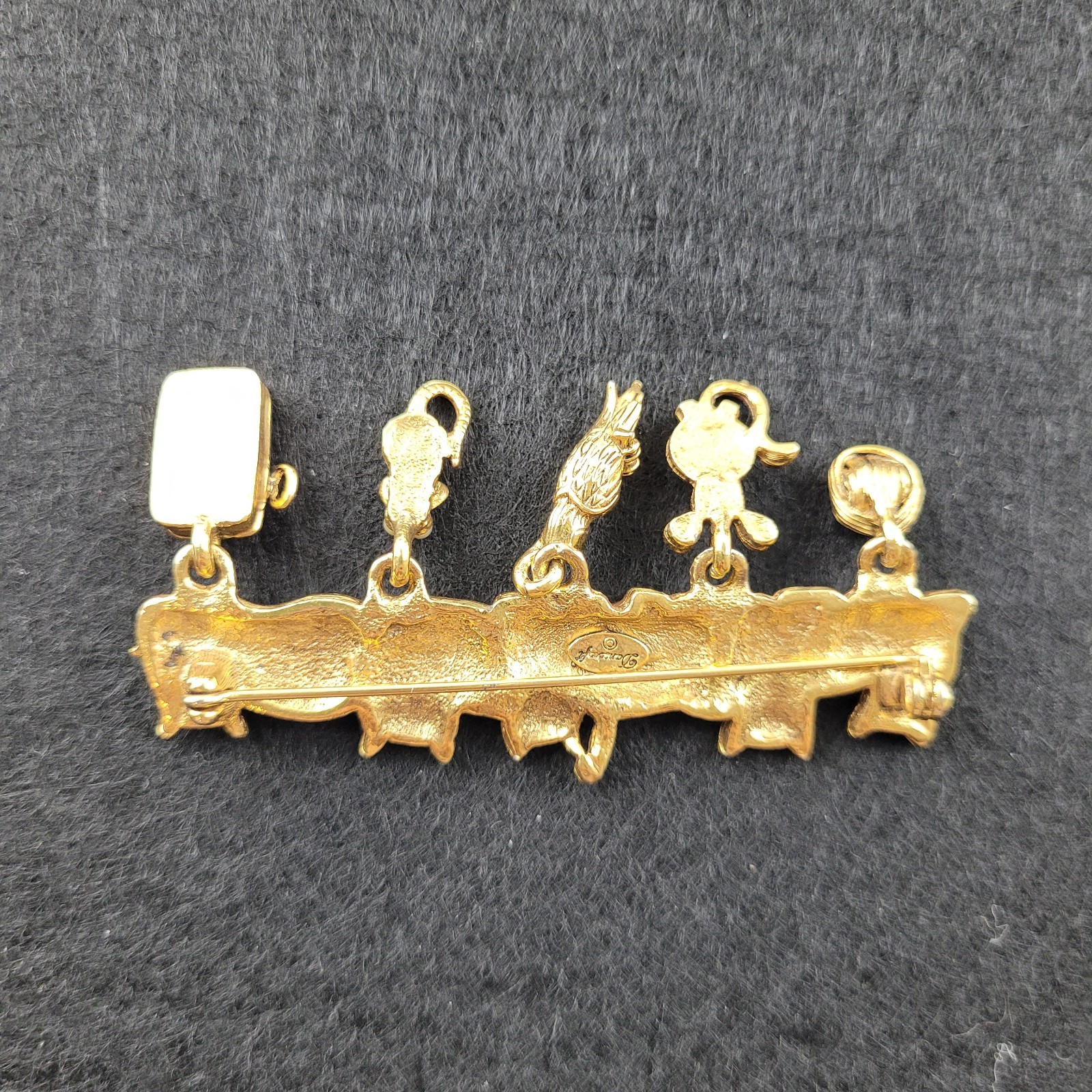Vintage Gold Tone Cat Brooch Multiple Cats Dangle Charms Signed Danecraft