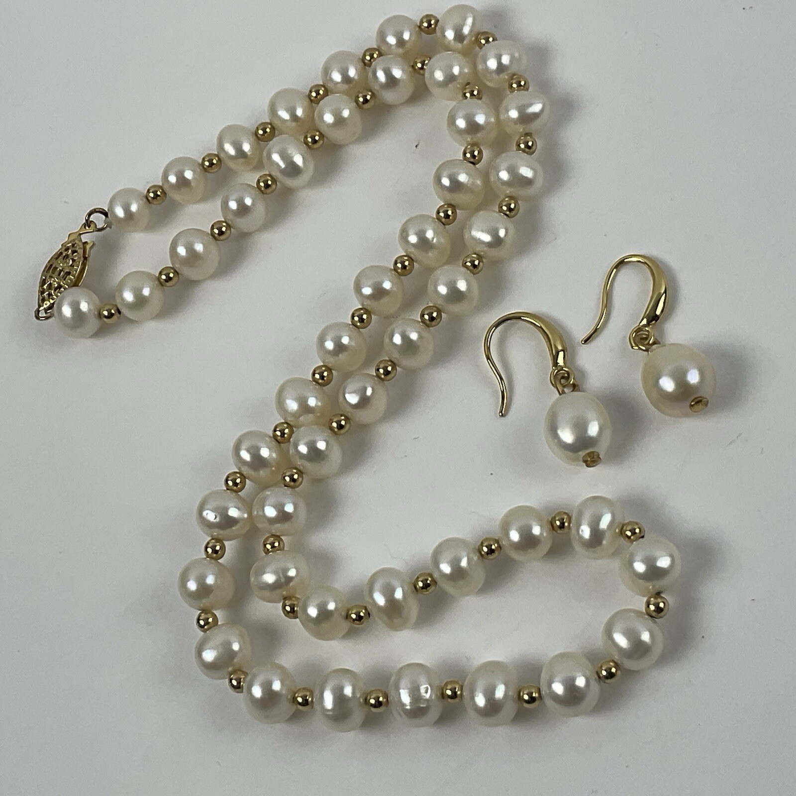 Vintage White Pearl & Gold Filled Beads Necklace Near Round 18″ Gift Earrings