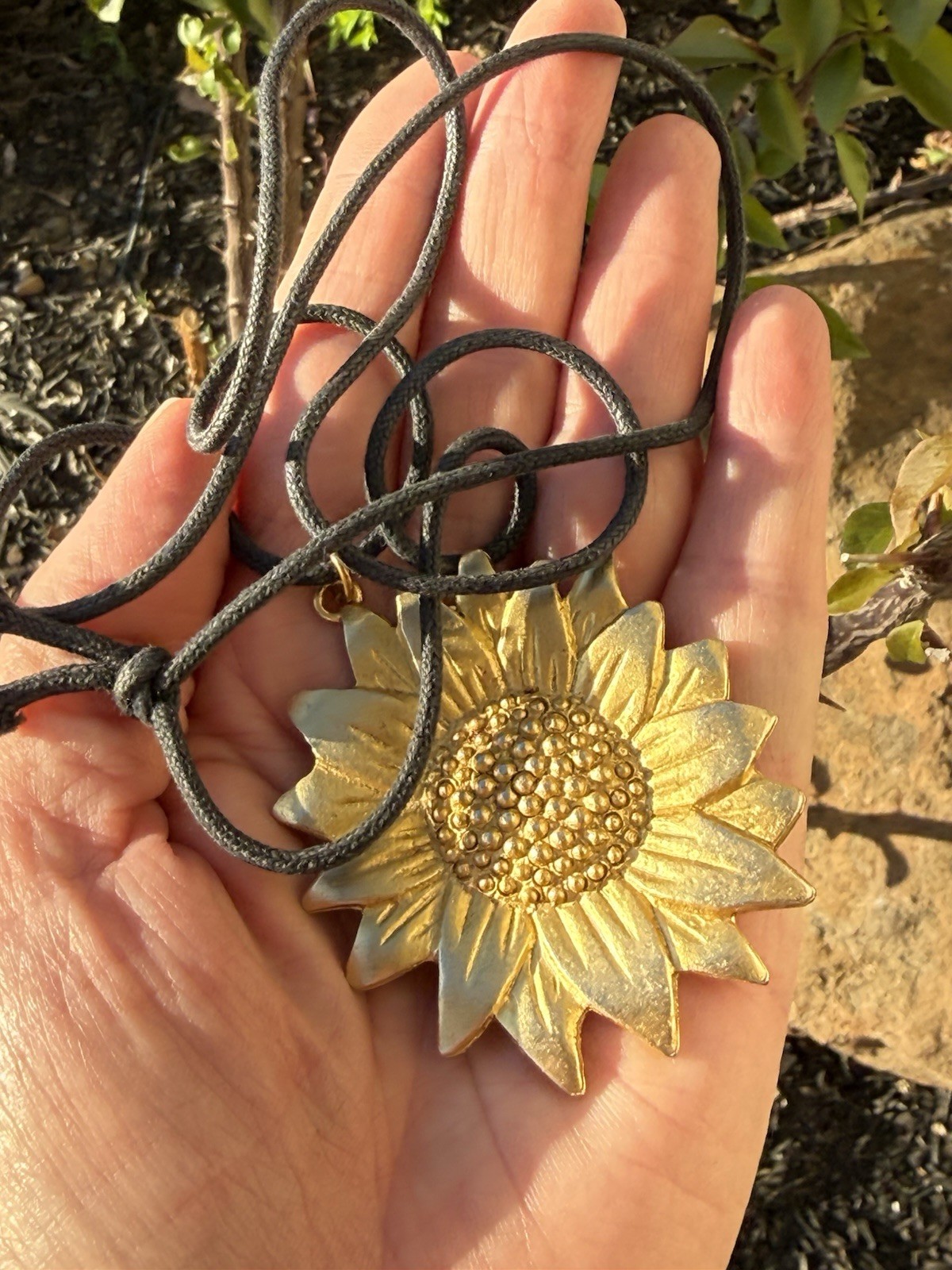 EIVIND HILLESTAD EH SIGNED HUGE GOLDTONE SUNFLOWER PENDANT 2″ On Cord 34″L