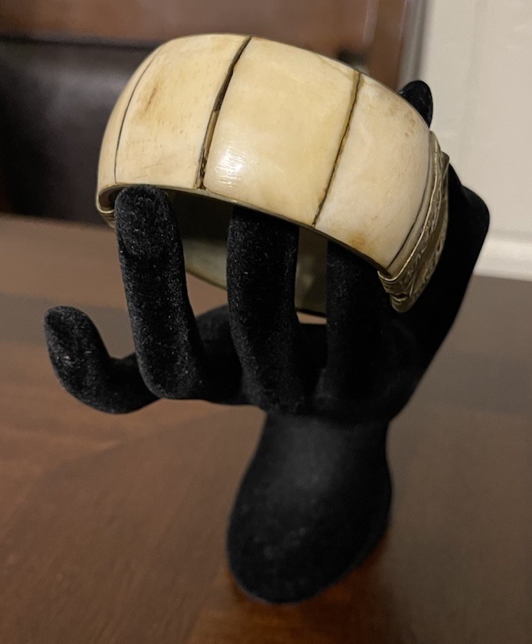 Vintage Brass & Bone Hinged Bracelet Cuff Cream Ivory Color 9.5”