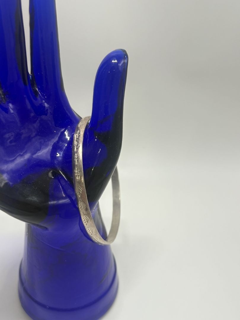 Vintage Vintage 1970s/1980s Silver-Tone Leafs & Hieroglyphic Stamped Bangle Brac
