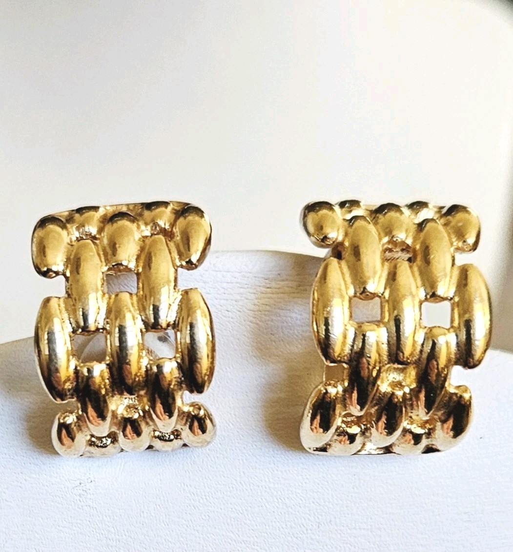 VTG Christian Dior Earrings Gold Plated Chain Basket Weave Half Hoop ClipOn .75″