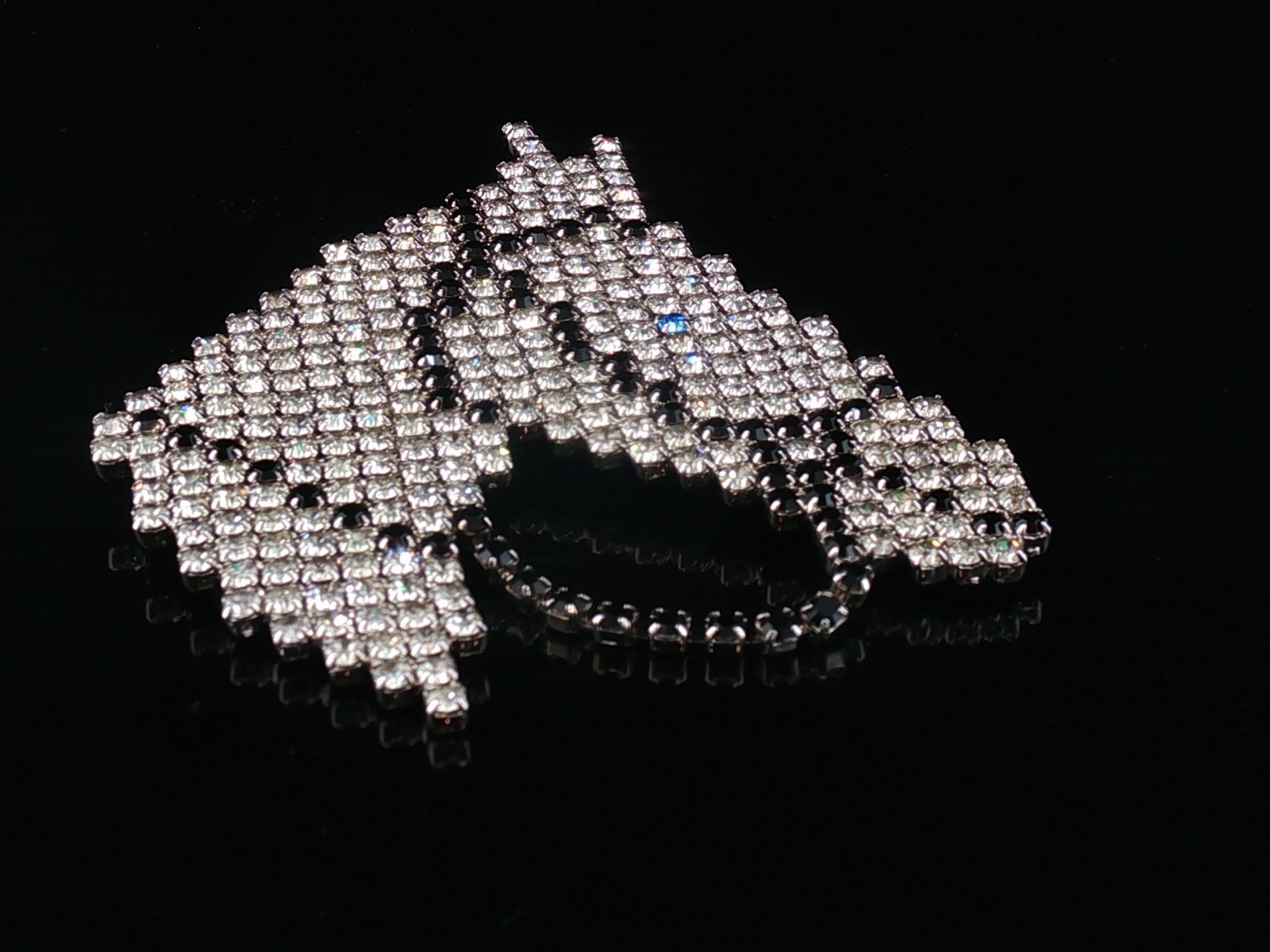 Vintage BAUER Signed Mesh Rhinestone Horse Head Brooch – Sparkling Statement Pin