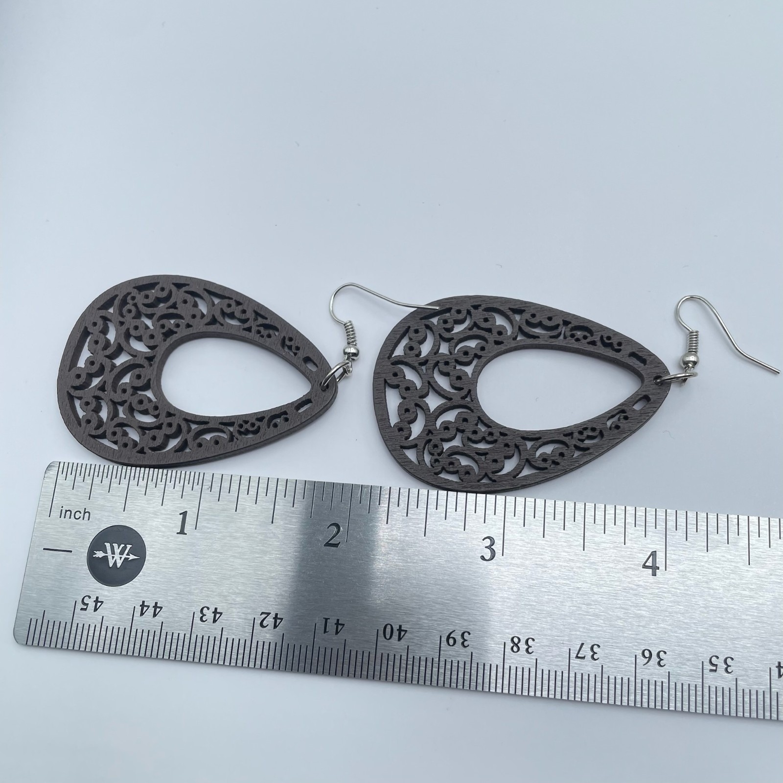 Vintage 90s Brown Wood Filigree Teardrop Dangle Earrings Boho Hippie Fashion Y2K
