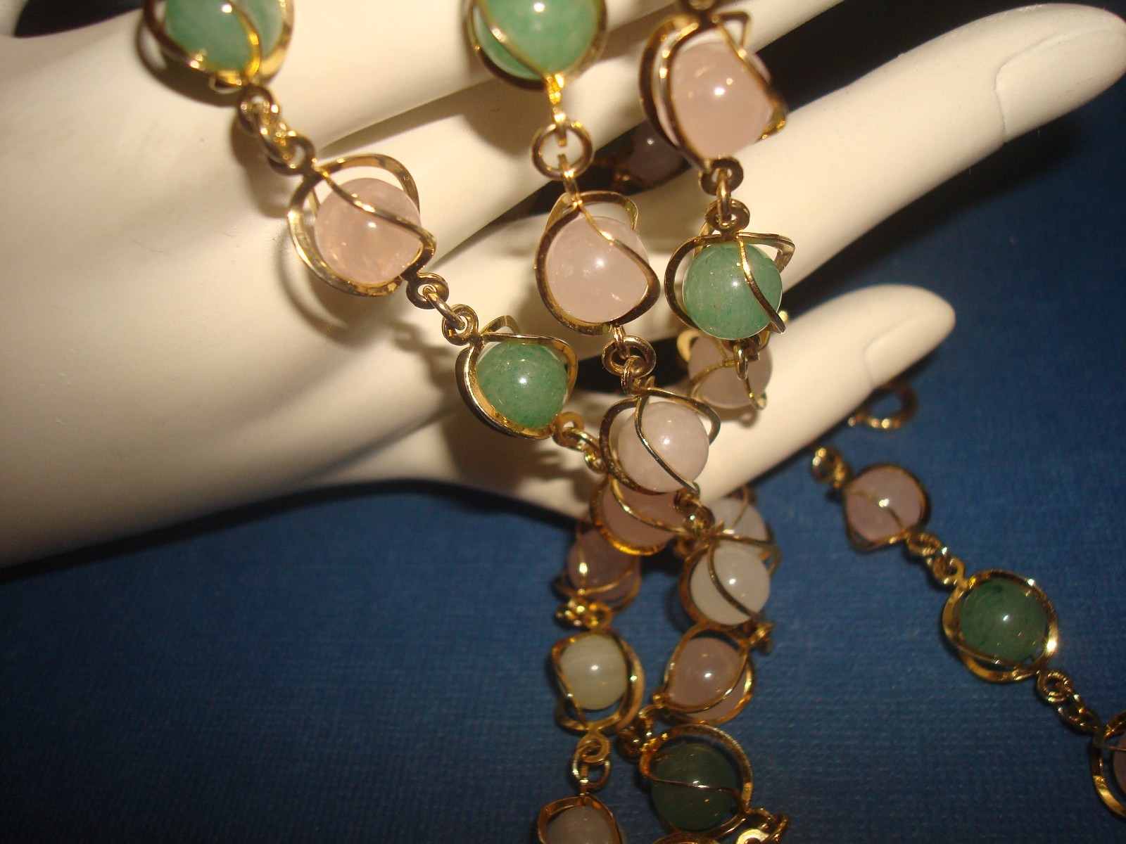 VINTAGE SEMI PRECIOUS GEMSTONE NECKLACE WIRE WRAP/CAGED PASTEL PINK,GREEN, 33″L