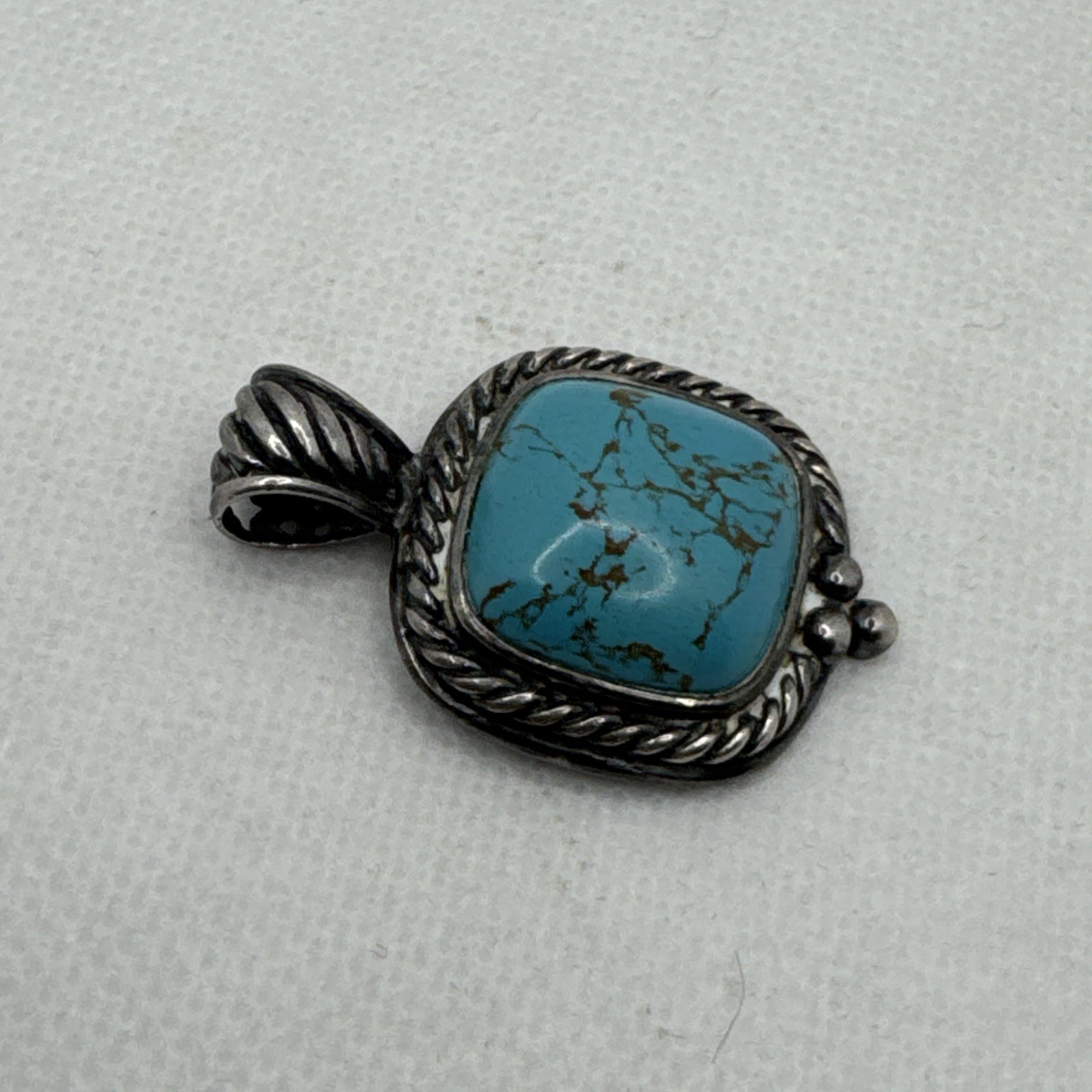 Vintage GSJ 925 Sterling Silver Rope Style Turquoise Rounded Sq Pendant 6.39g