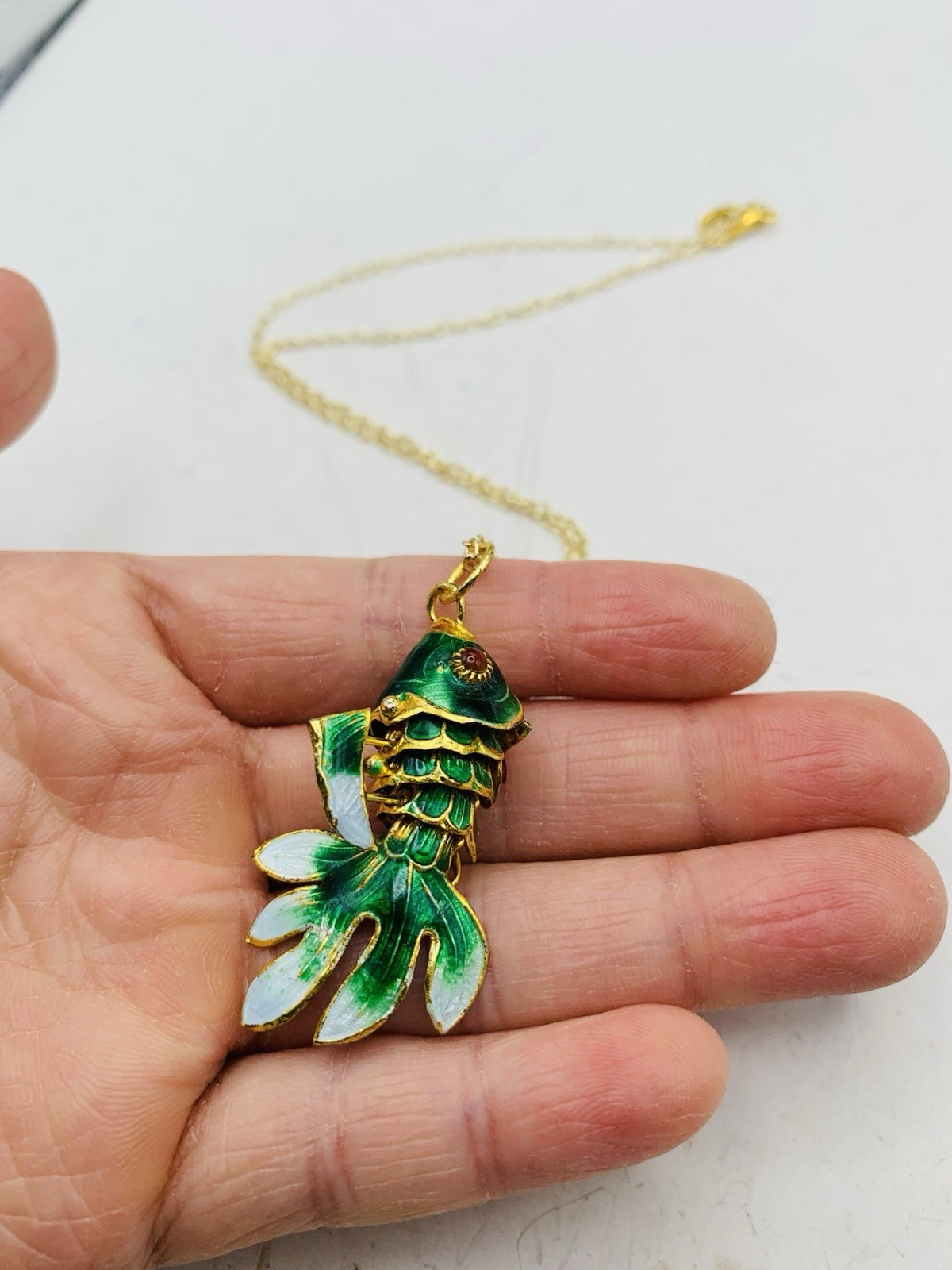 Vintage Lucky Asian Chinese Enamel Articulated Green Gold Tone Fish 16” Necklace